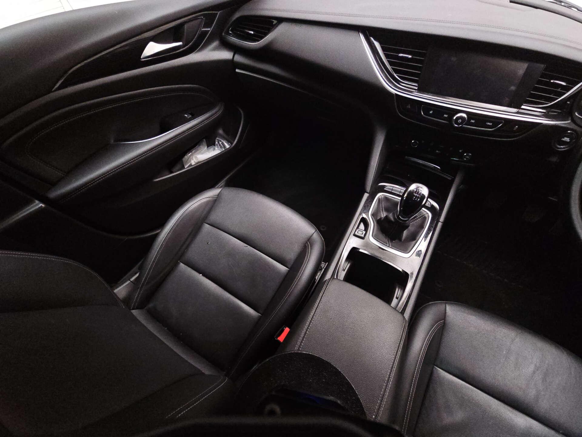 Vauxhall Insignia view 9