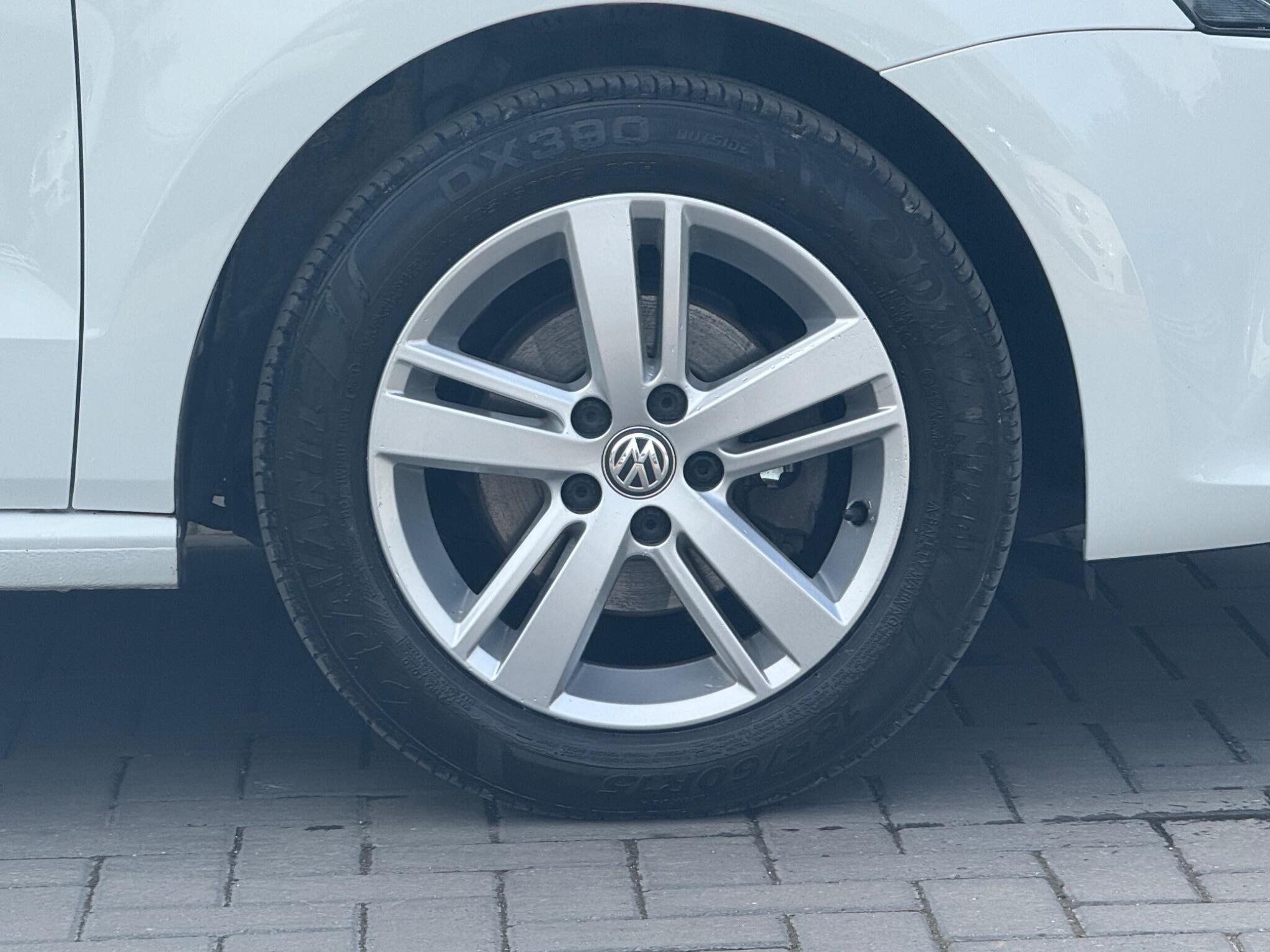 Volkswagen Polo view 11