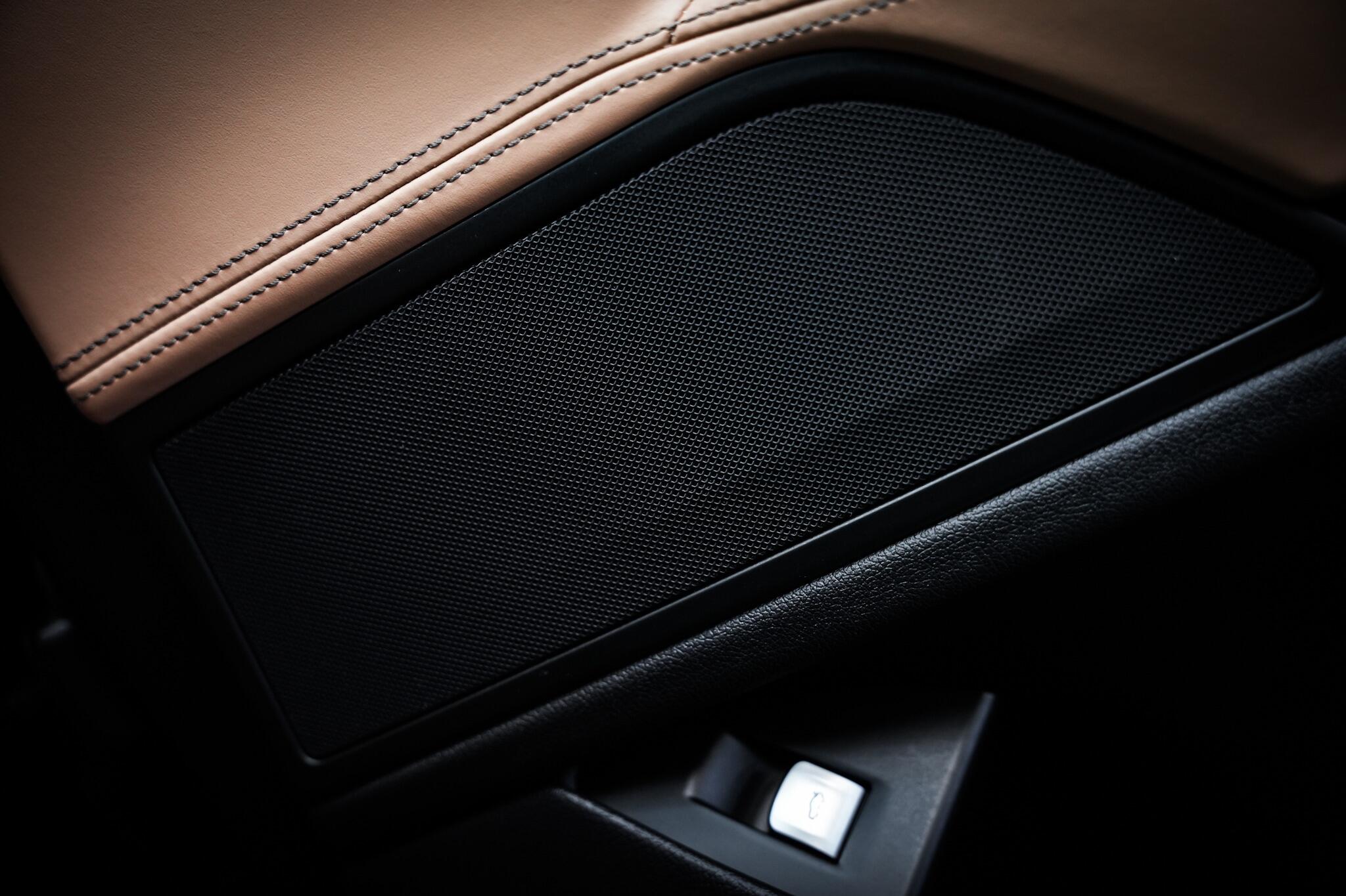BMW 7 Series view 52