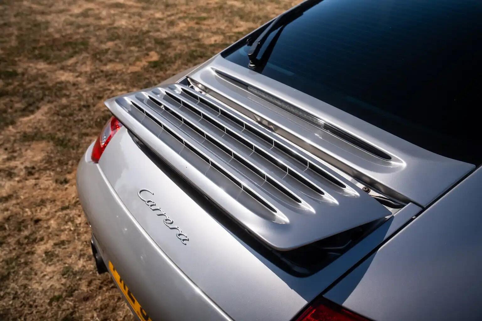 Porsche 911 view 9