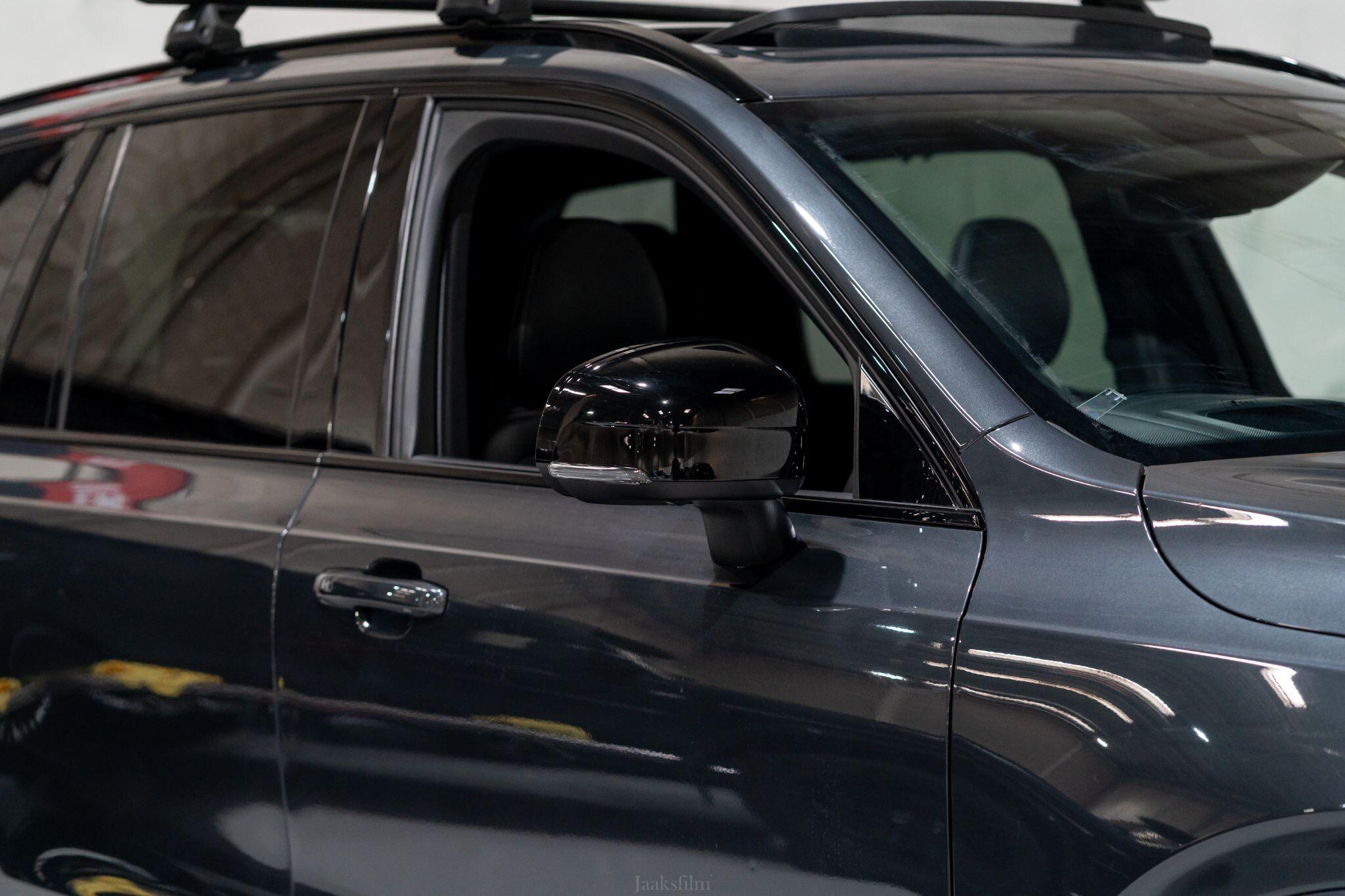 Volvo XC90 view 13