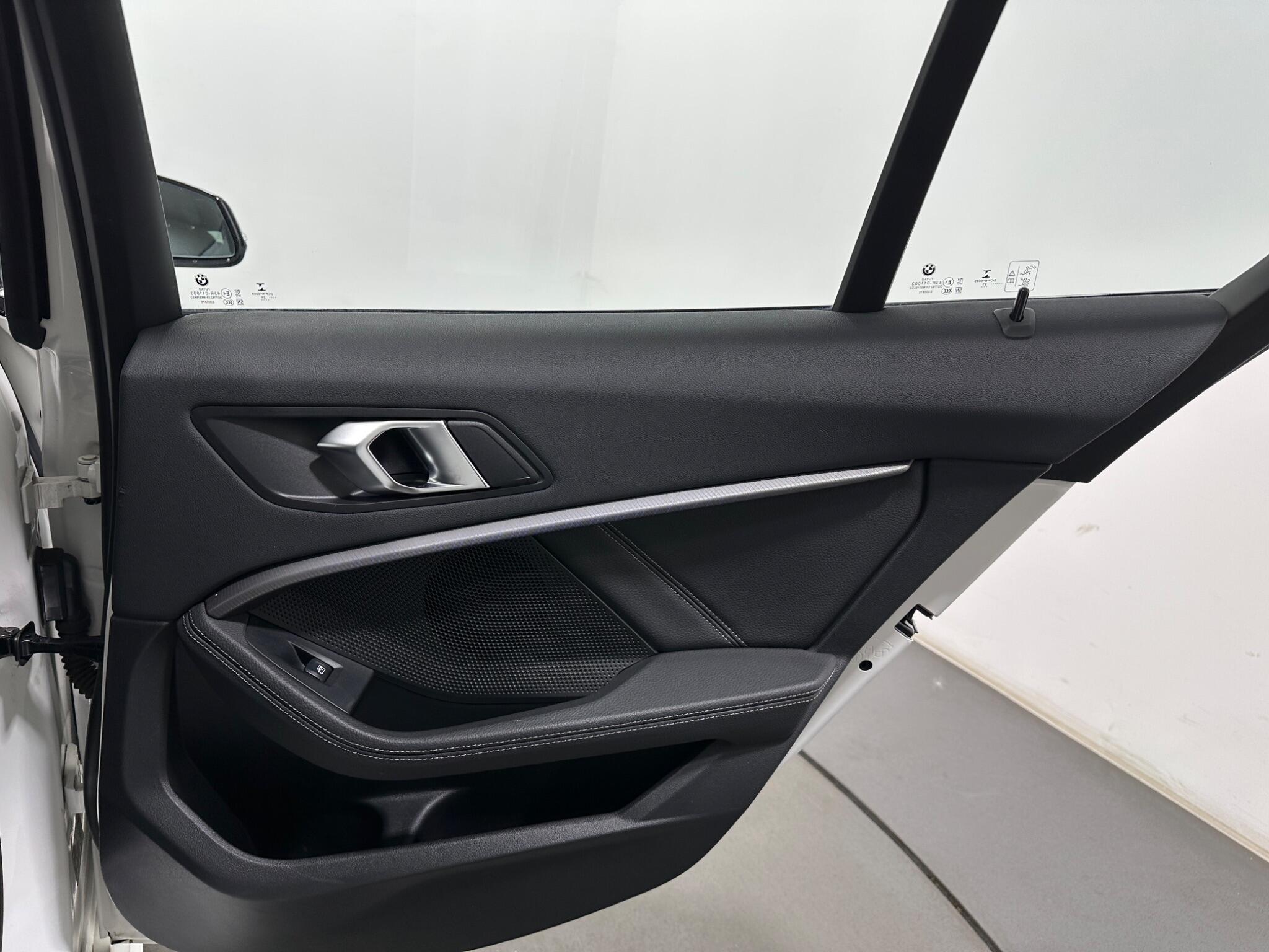 BMW 1 Series view 44