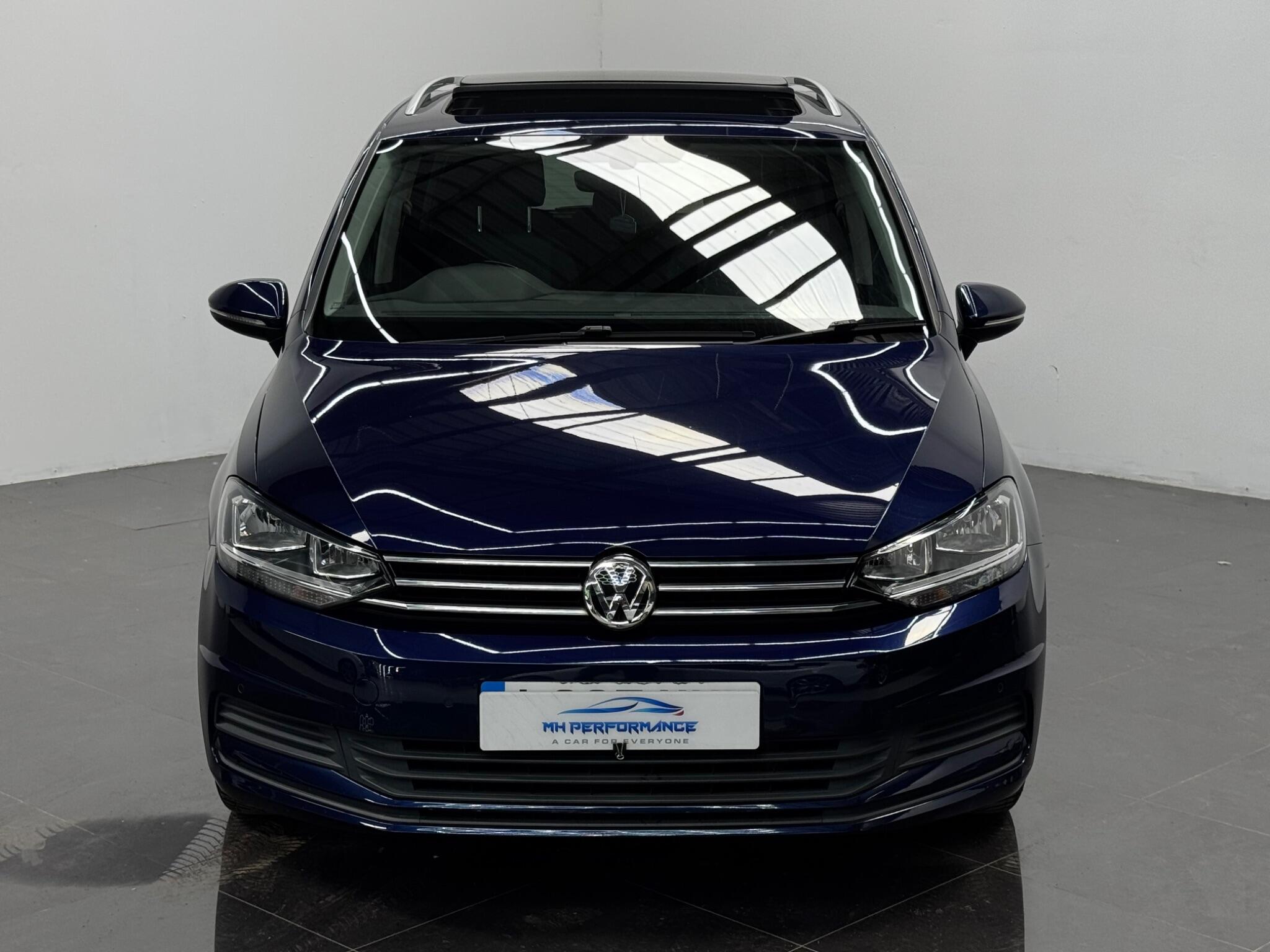 Volkswagen Touran view 58