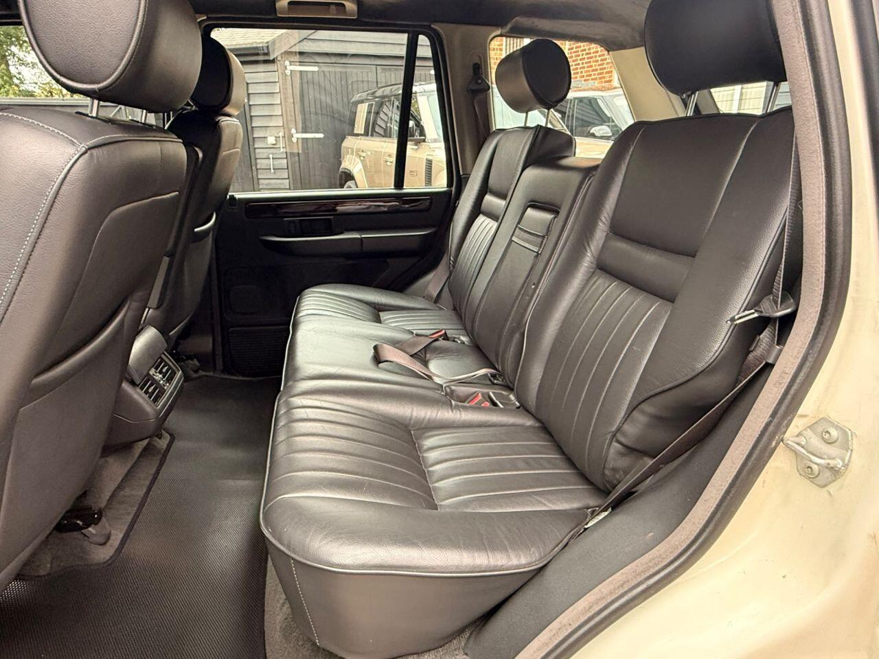 Land Rover Range Rover view 11