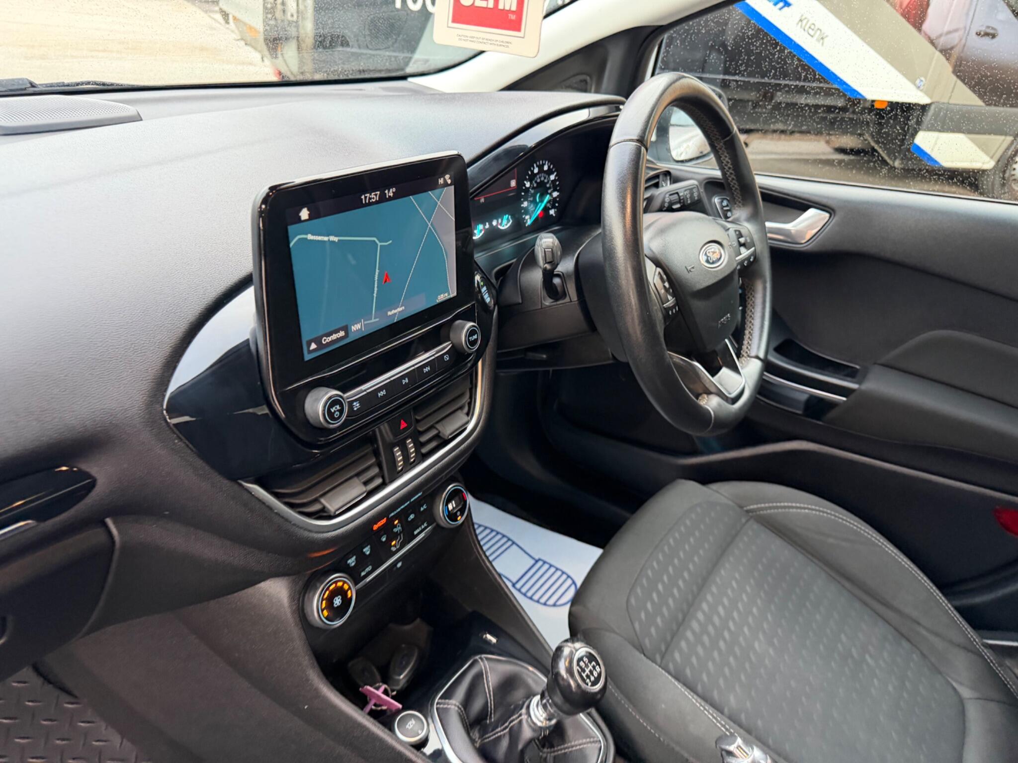 Ford Fiesta view 54