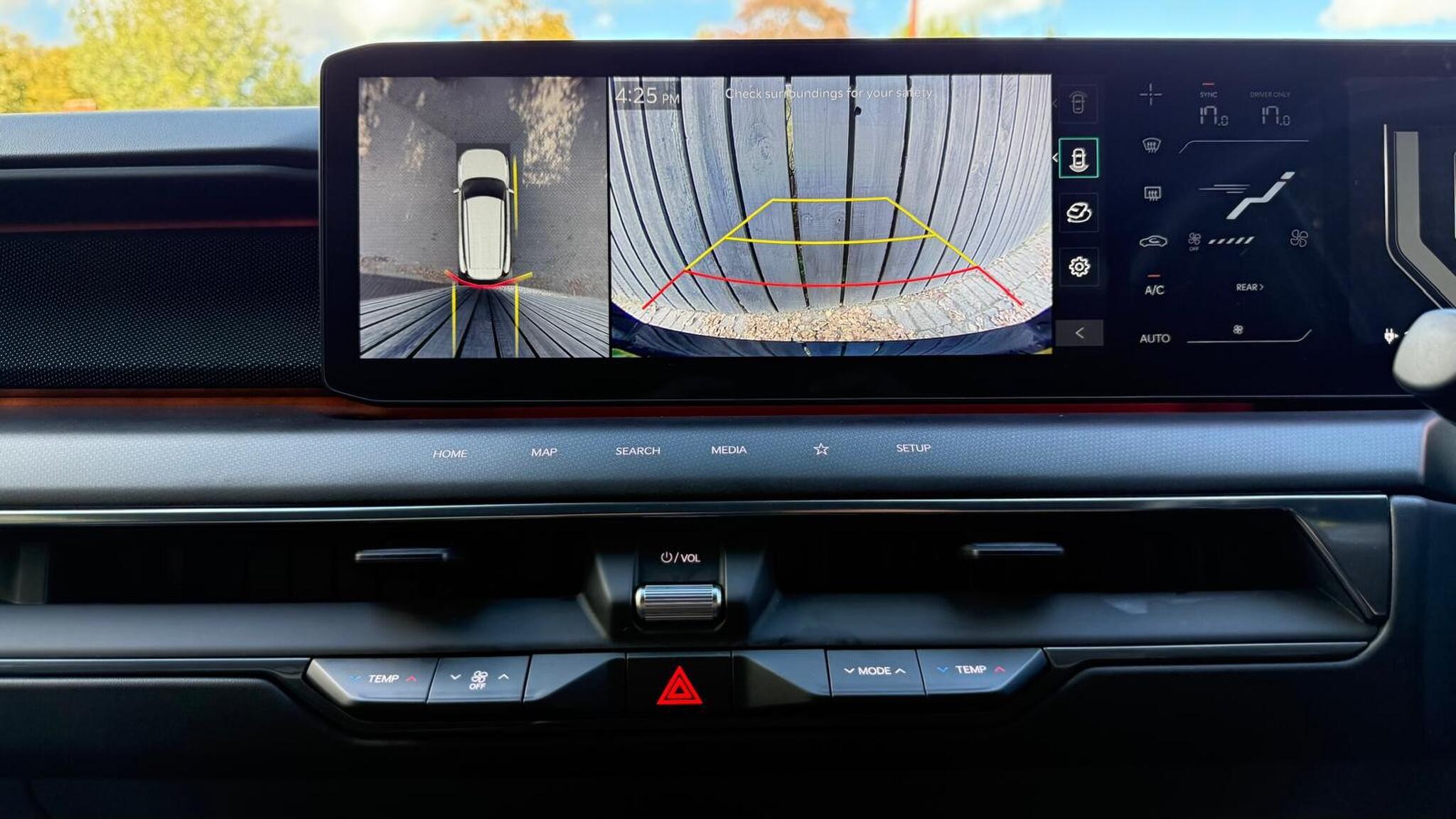 Kia EV9 view 17