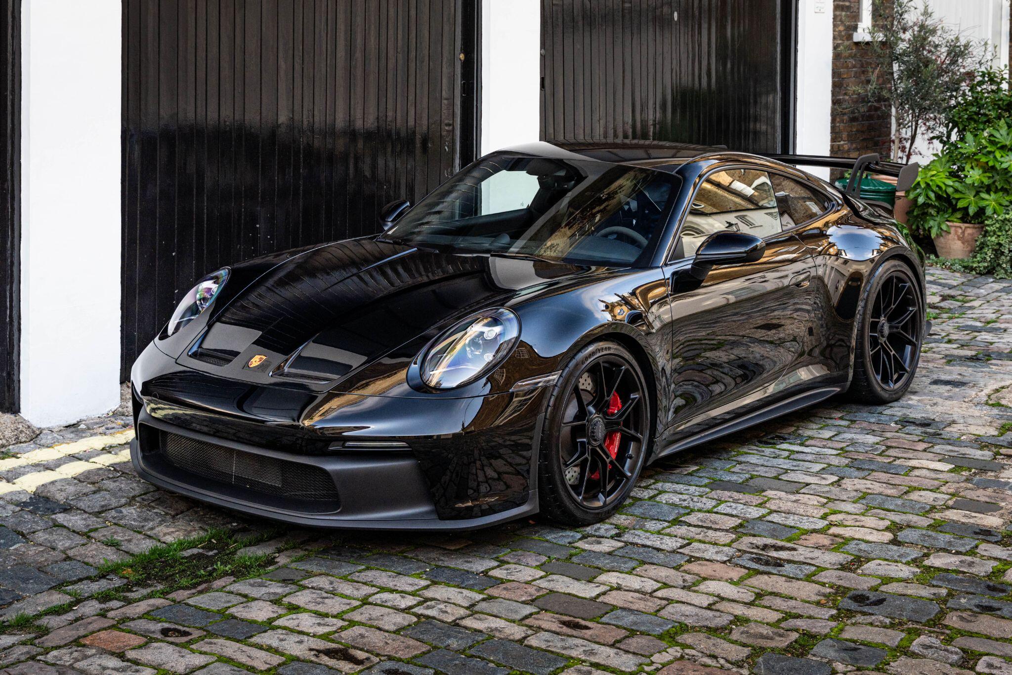 Porsche 911 view 5
