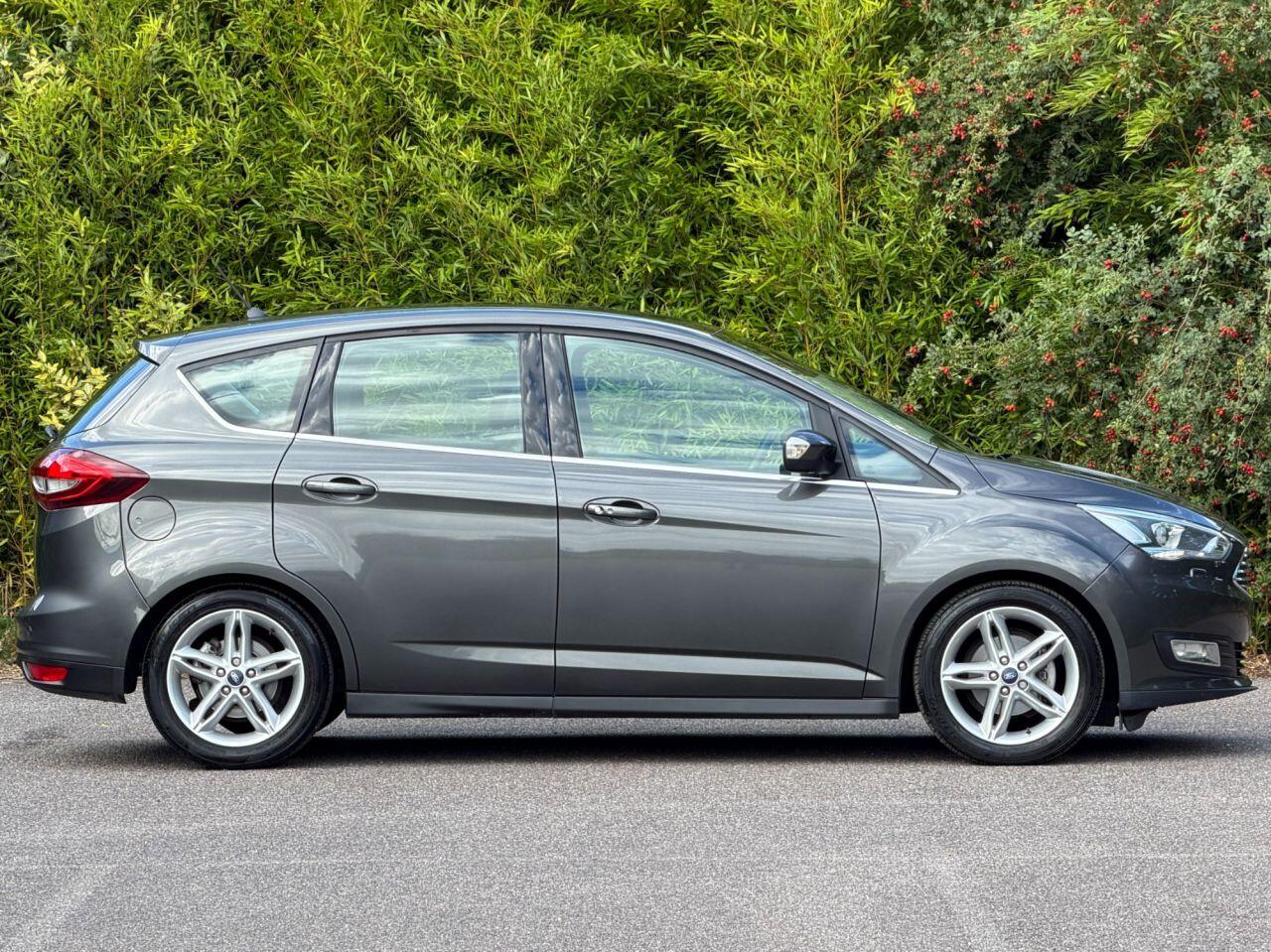 Ford C-Max view 3