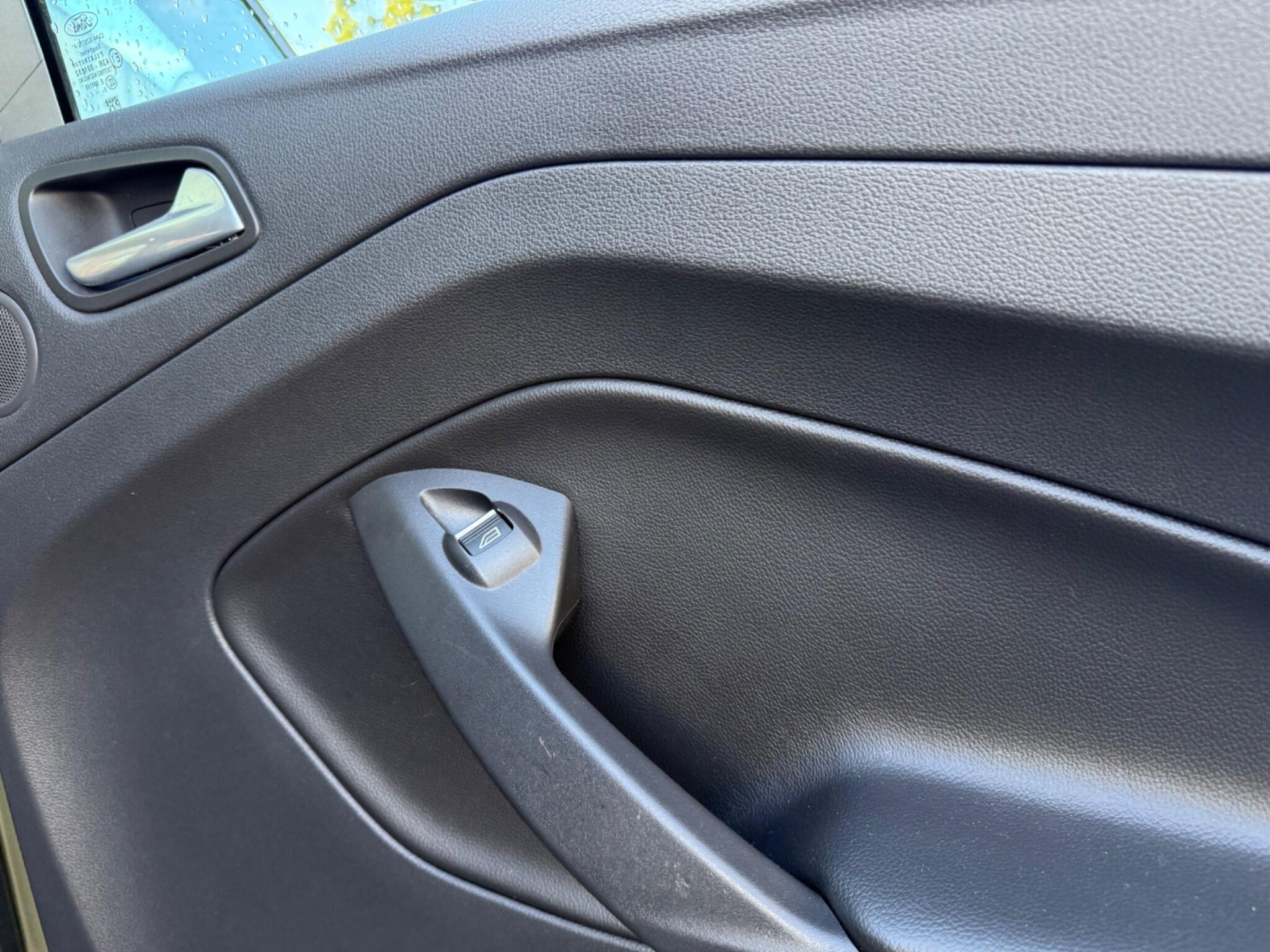 2013 Ford Kuga image 29