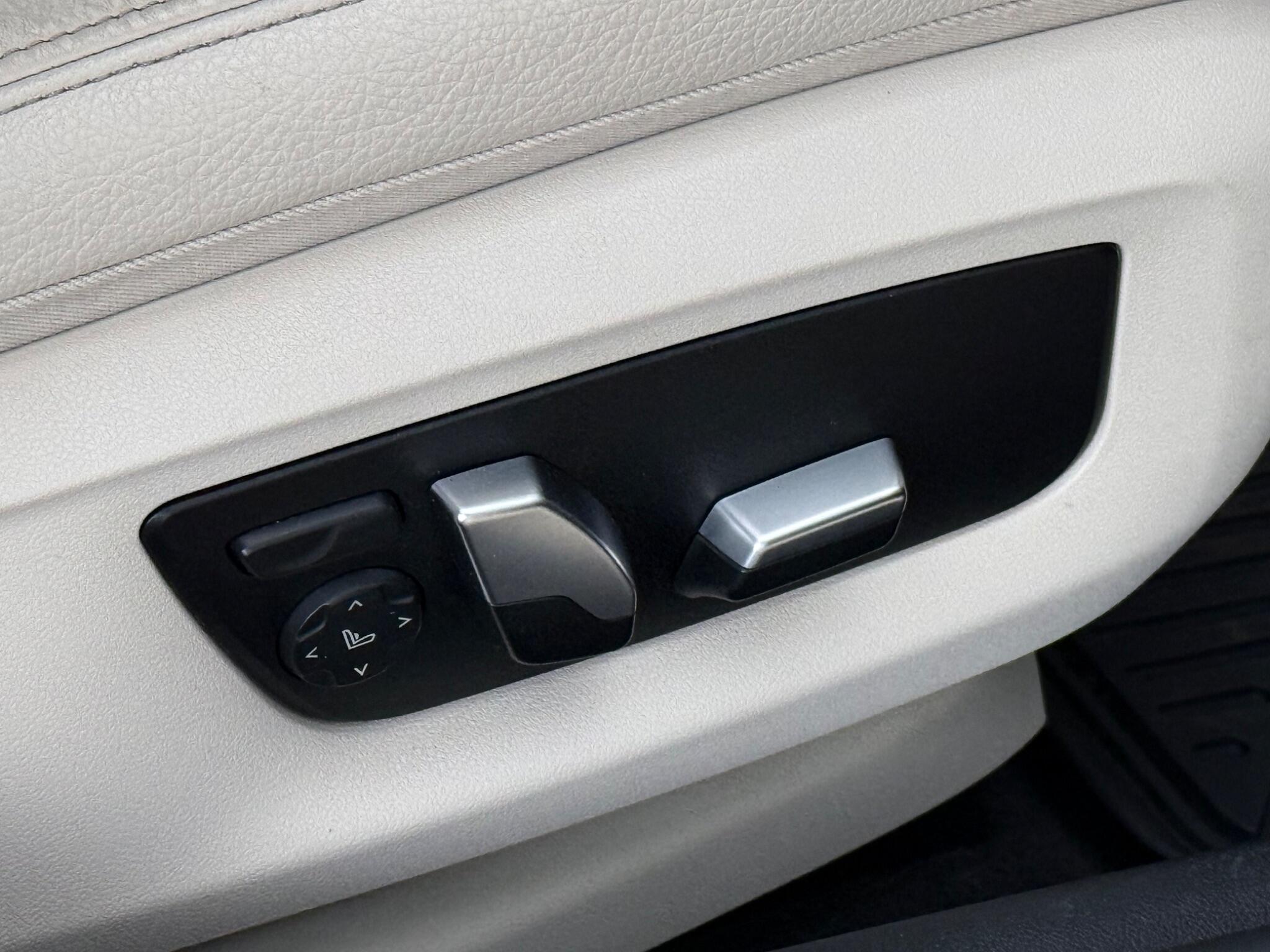 BMW 5 Series view 34