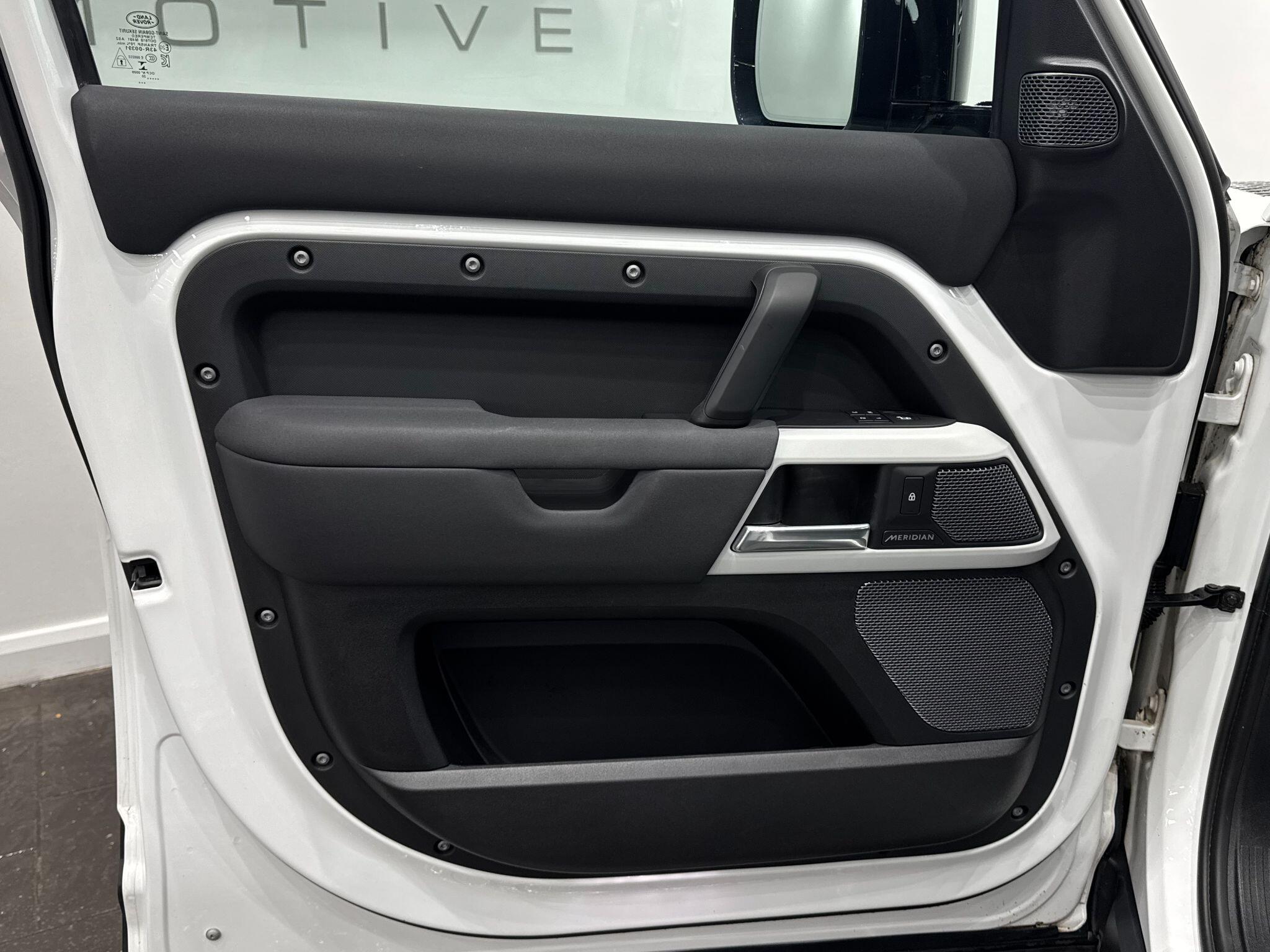 Land Rover Defender view 34