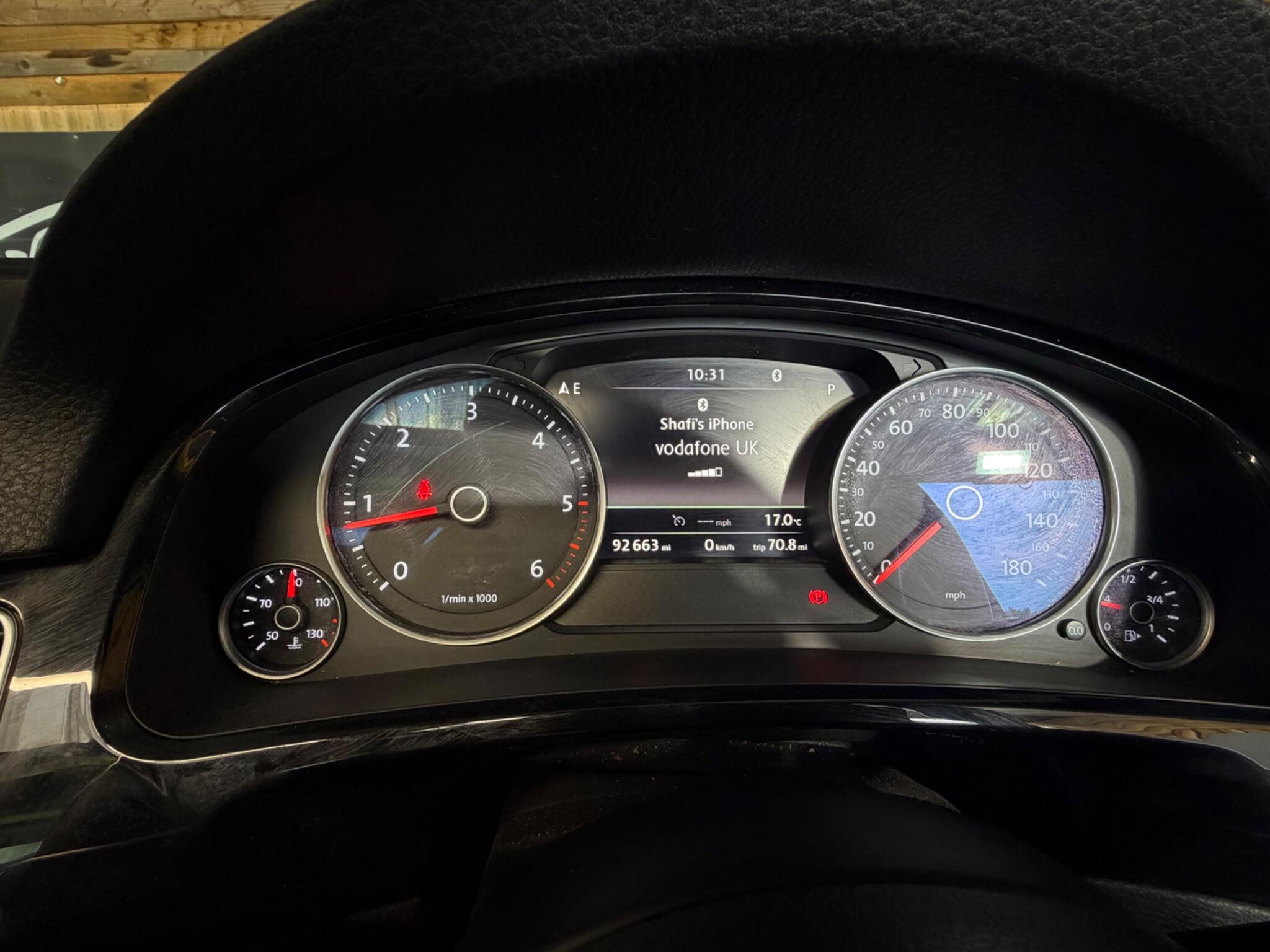 Volkswagen Touareg view 20