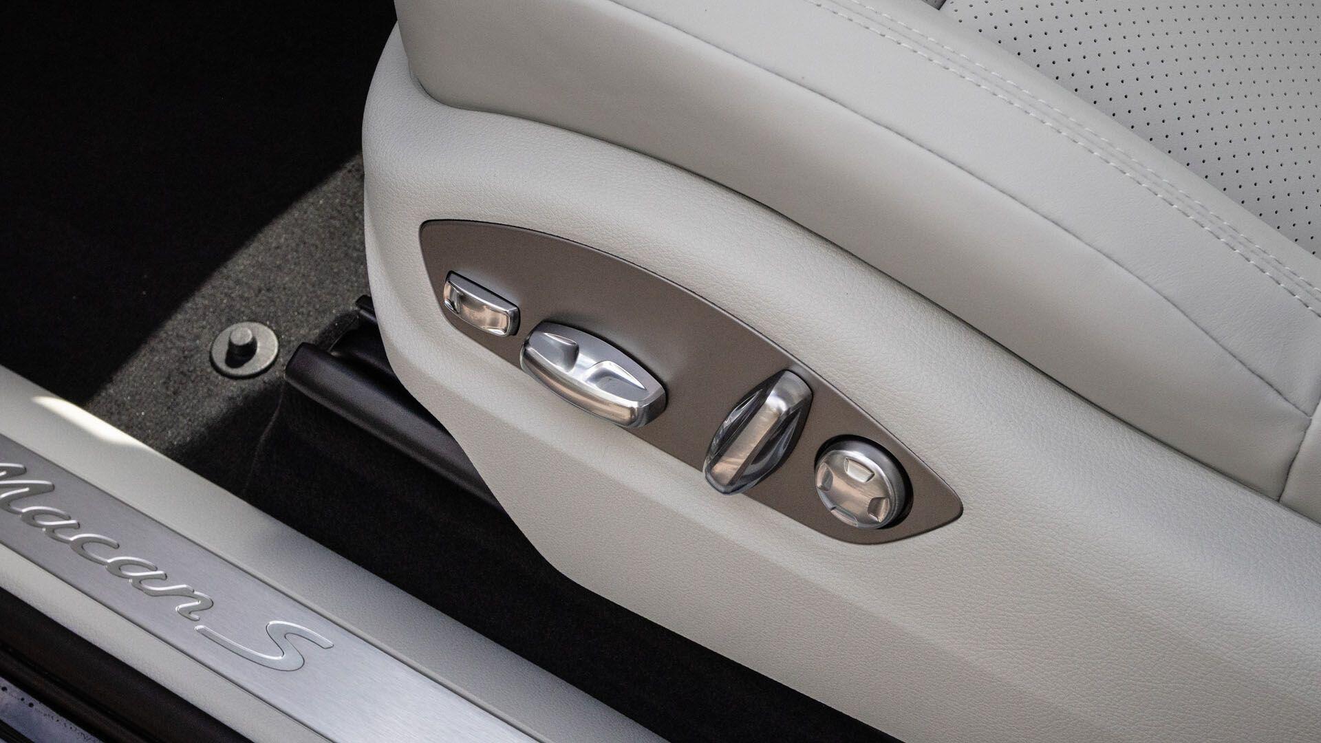 Porsche Macan view 17