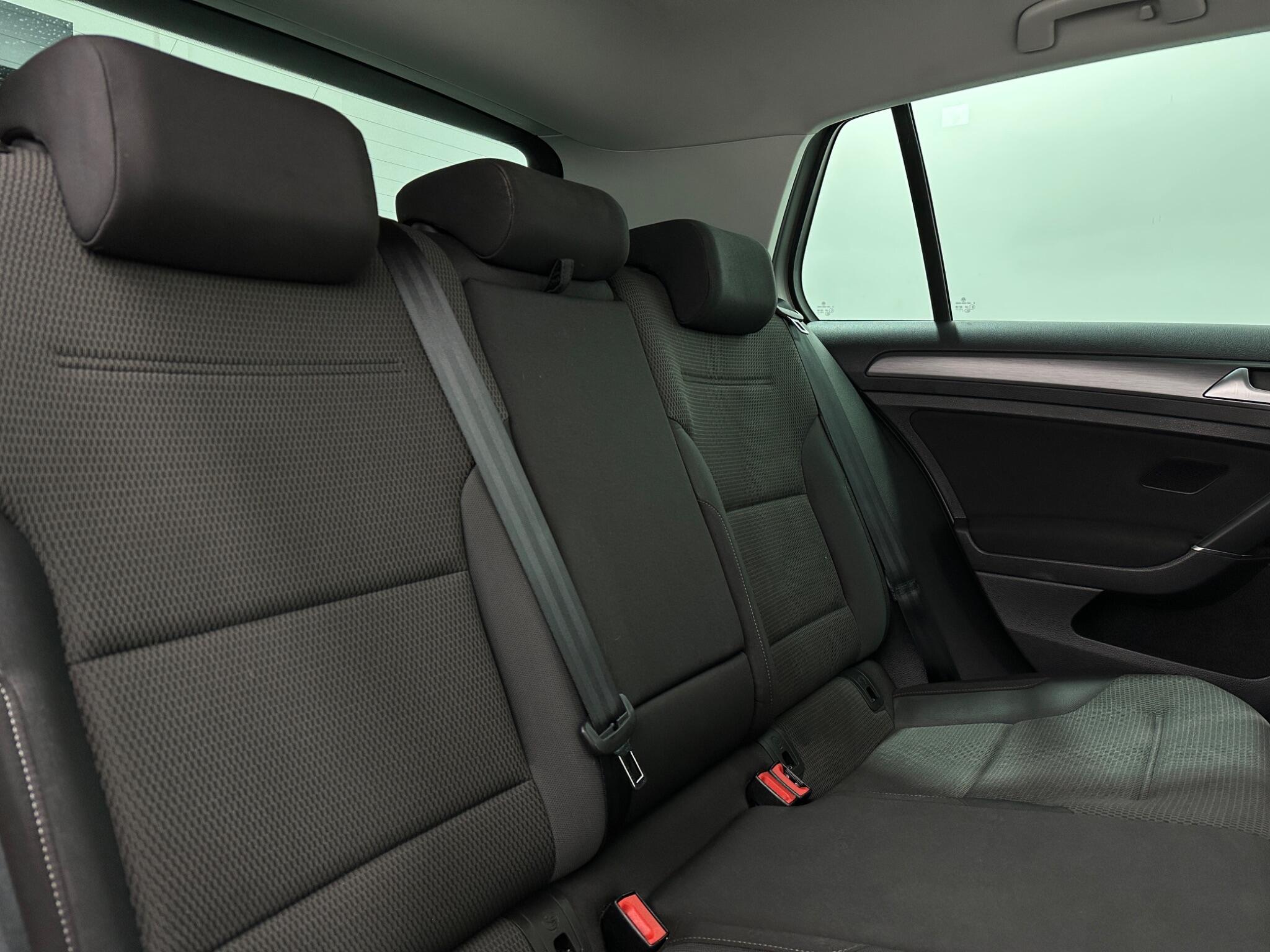 Volkswagen Golf view 42