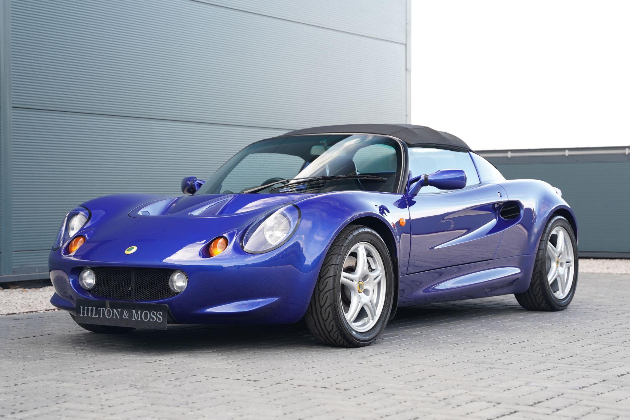 Lotus Elise view 11