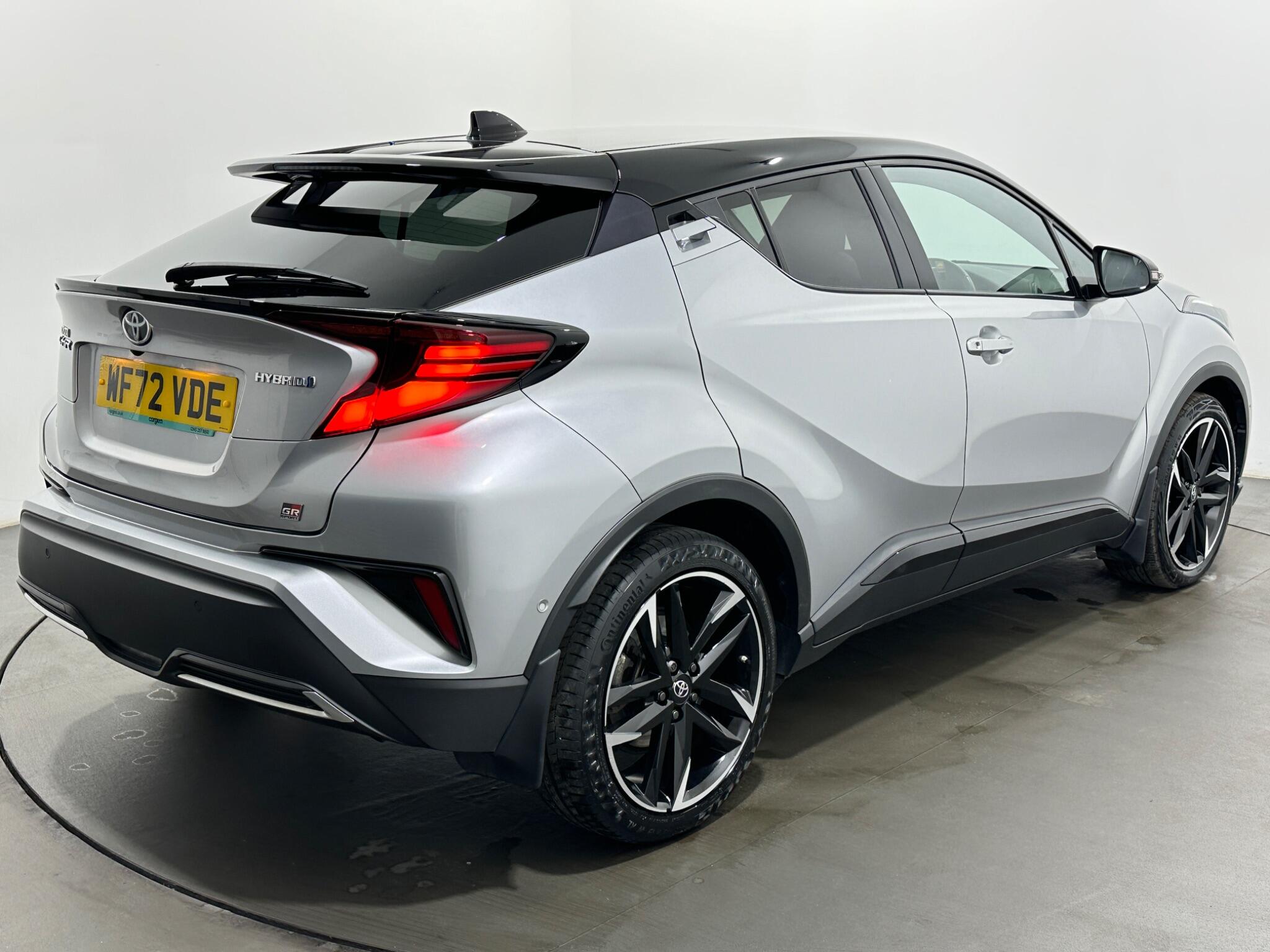 Toyota C-HR view 50
