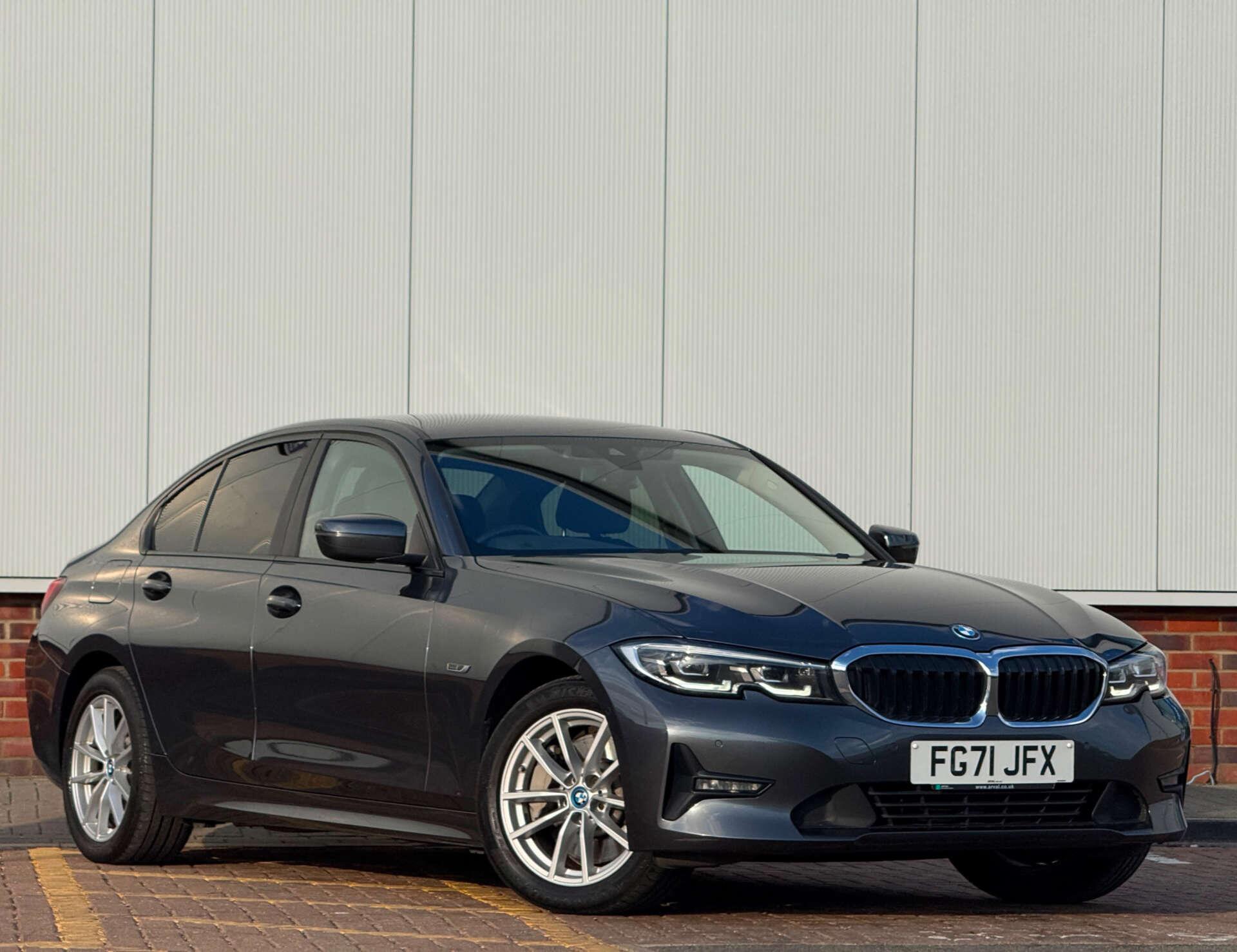 BMW 3 Series view 6
