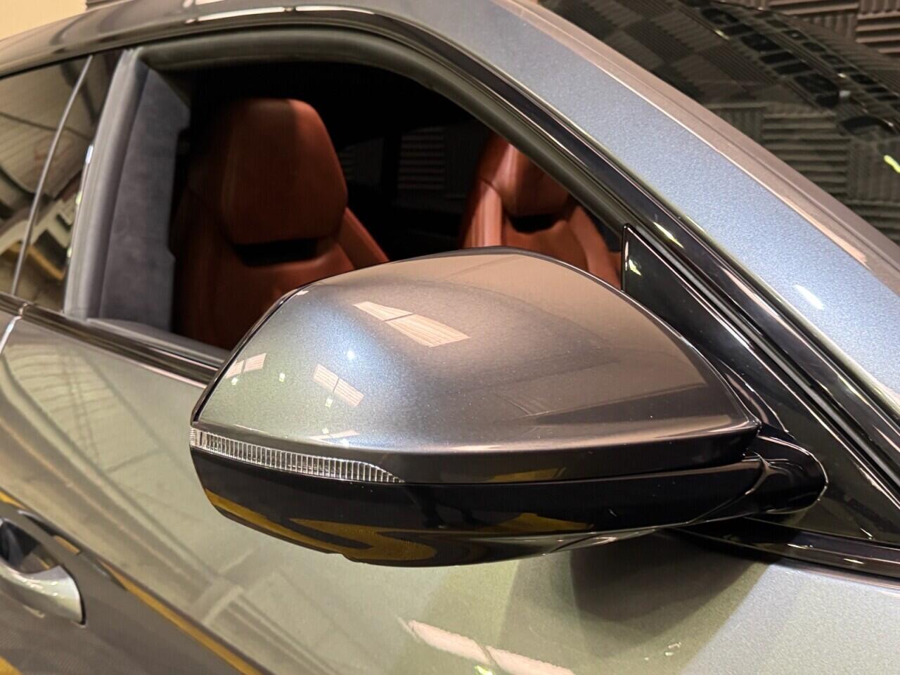Lamborghini Urus view 32