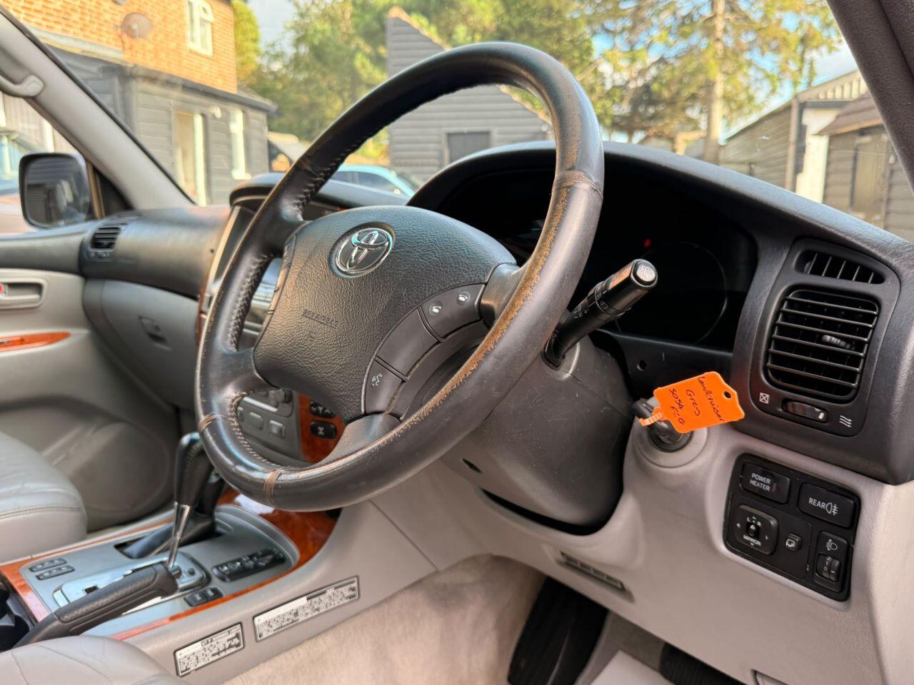 Toyota Land Cruiser view 10