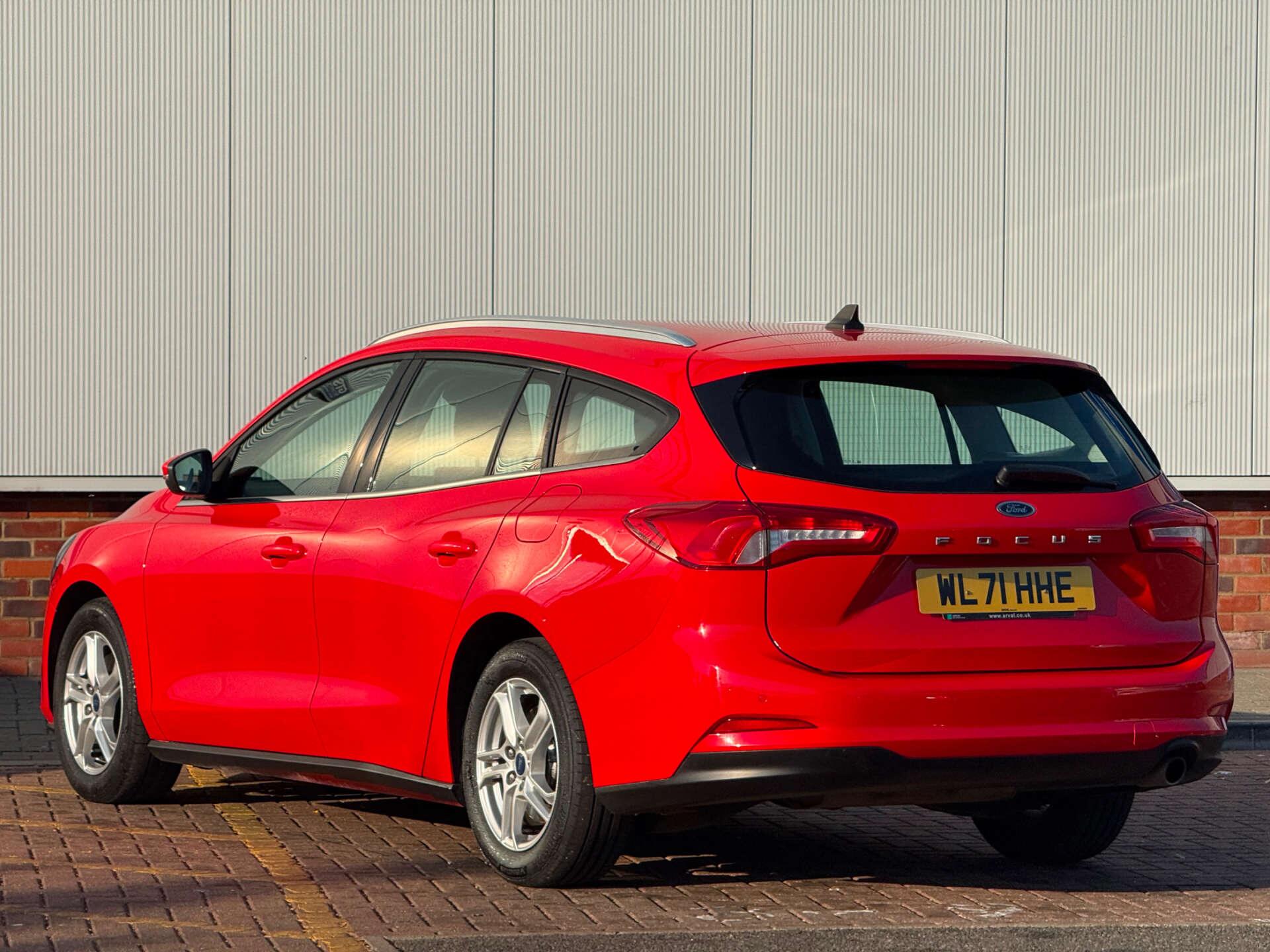 Ford Focus view 4