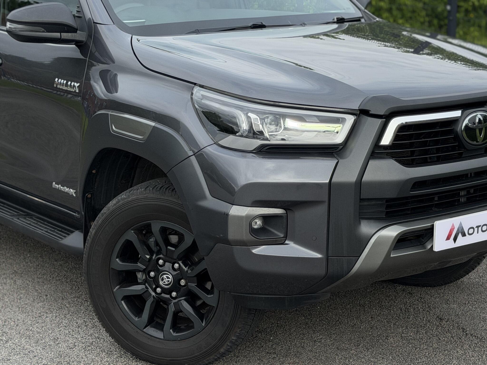 Toyota Hilux view 26