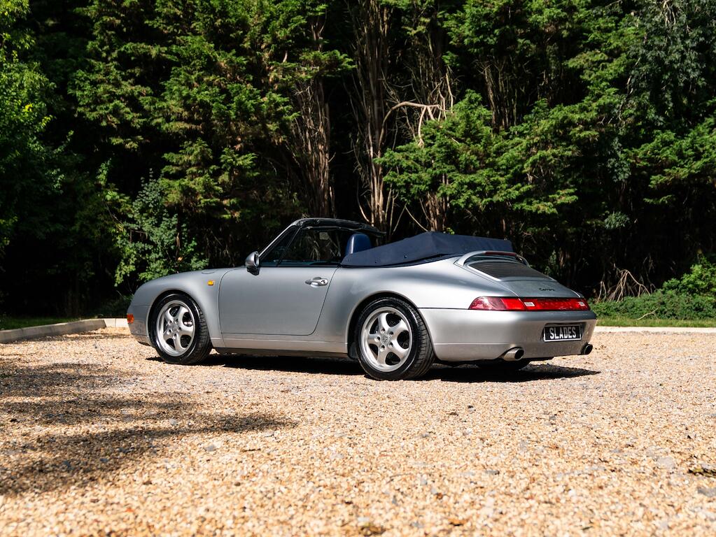 Porsche 911 view 8