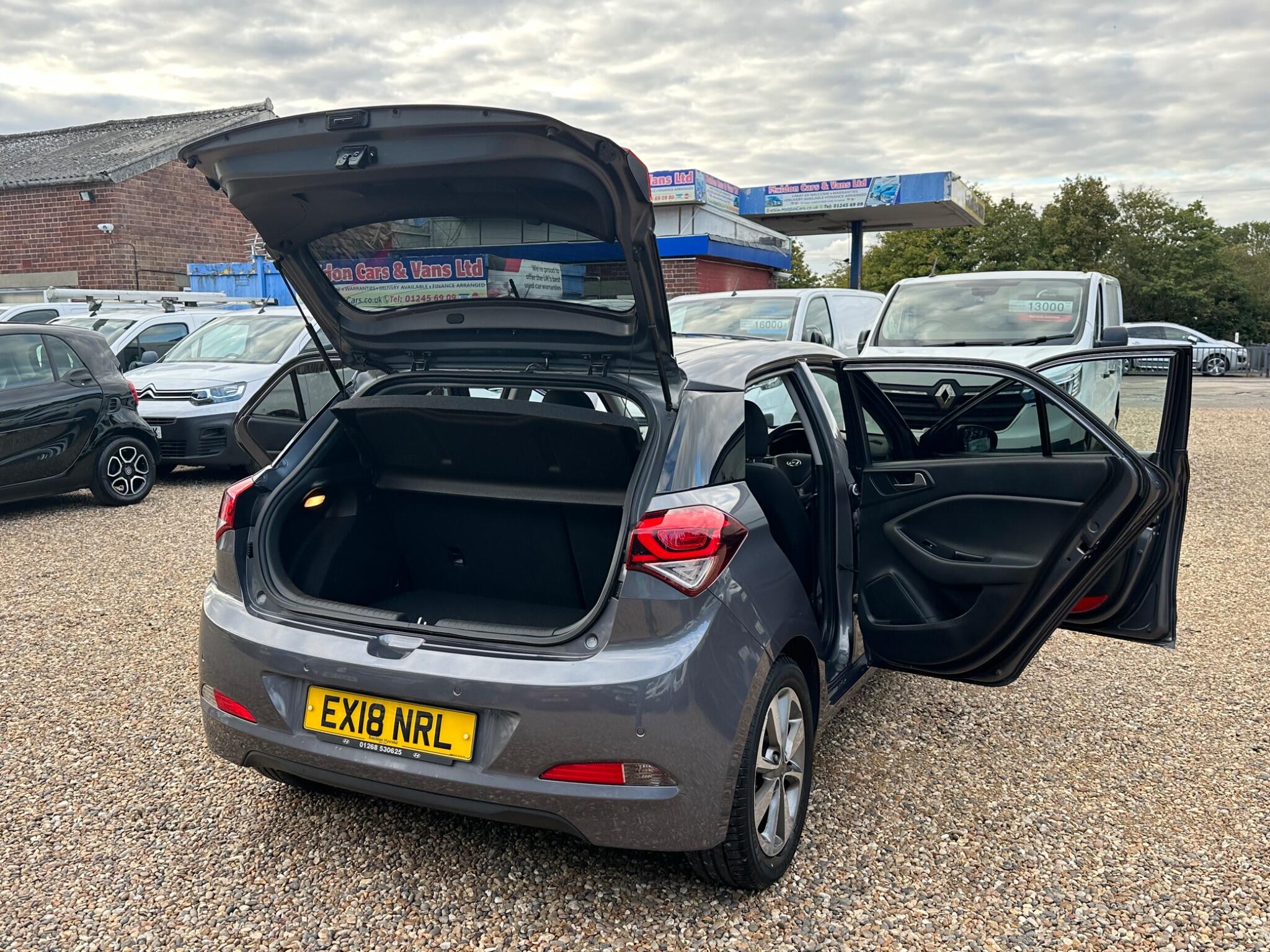 Hyundai i20 view 24