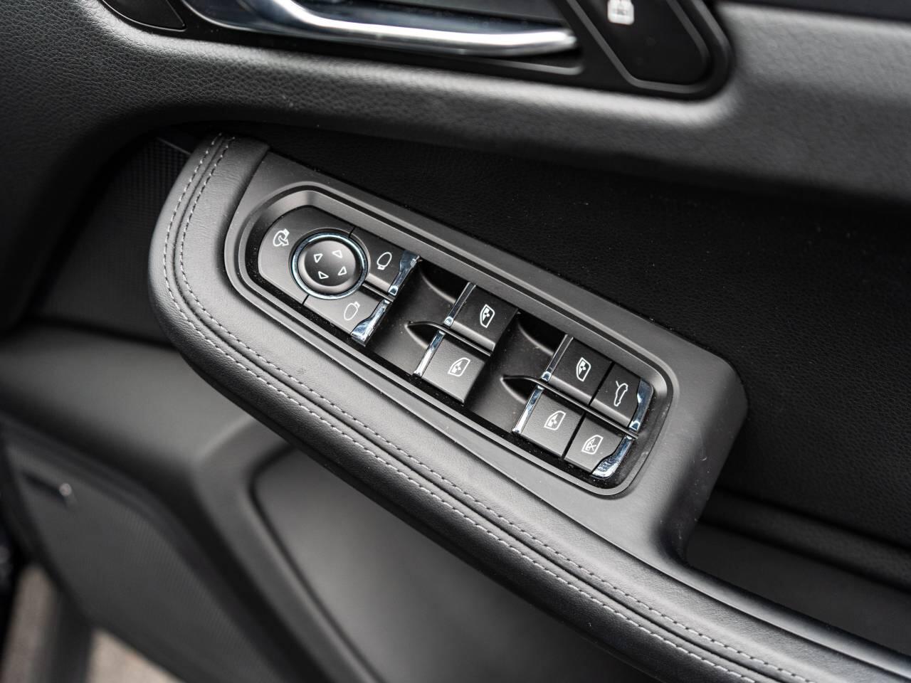 Porsche Macan view 27