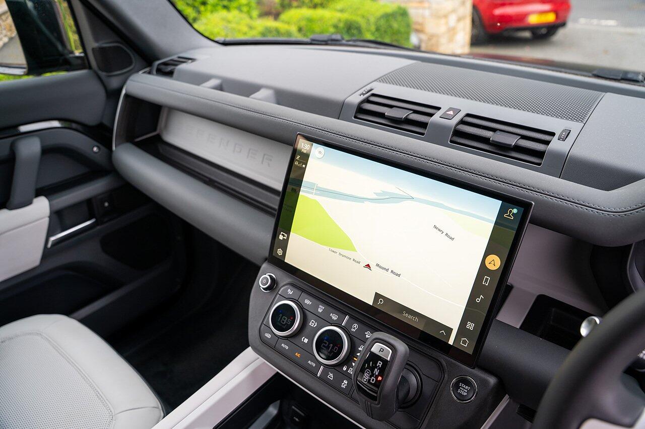 Land Rover Defender view 55