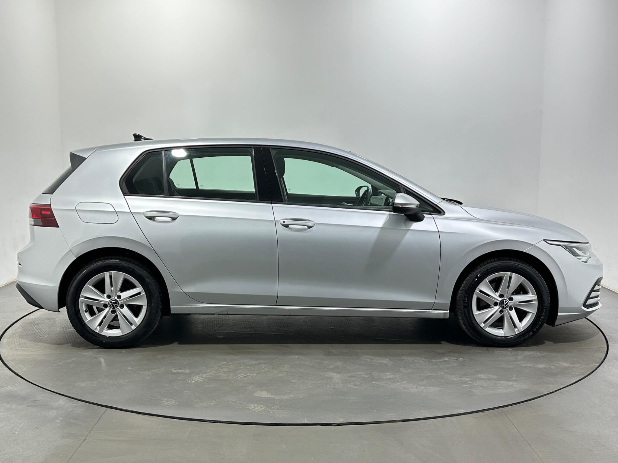 Volkswagen Golf view 9