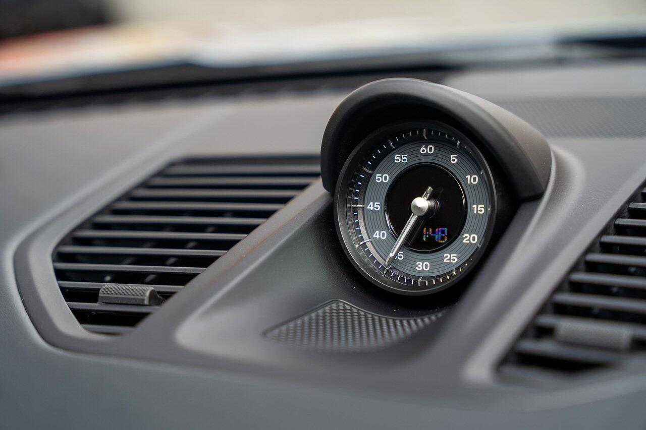 Porsche 911 view 67