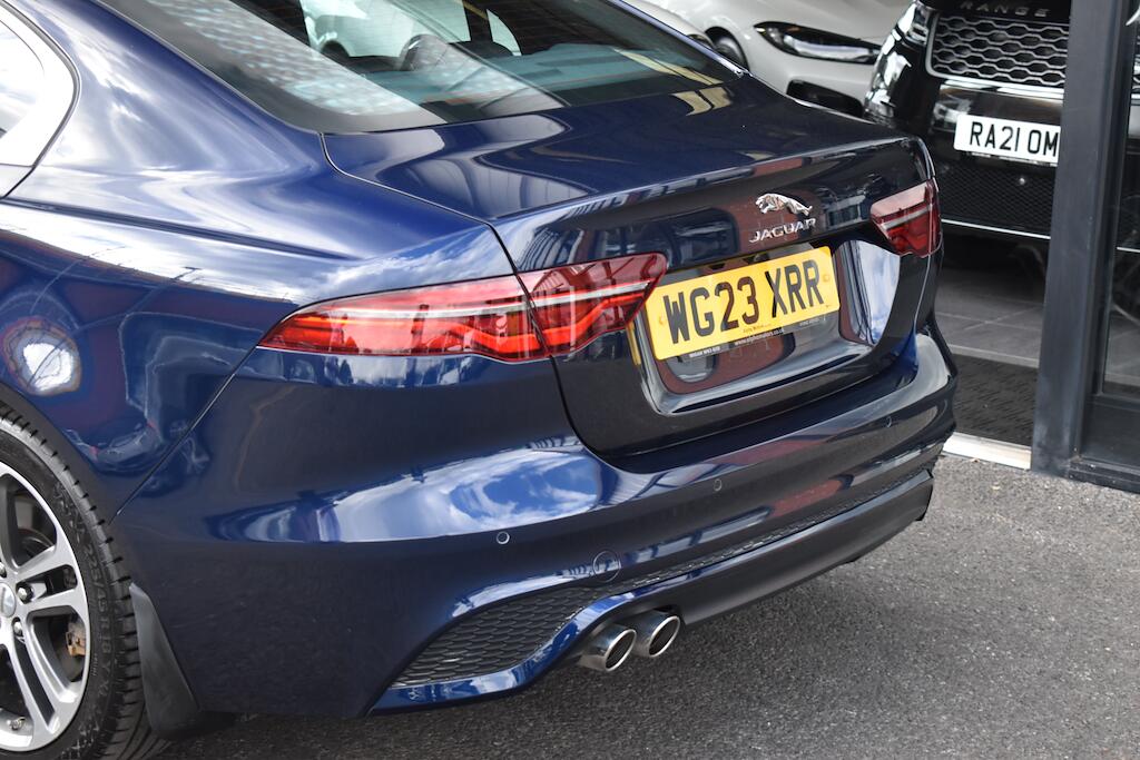 Jaguar Xe view 27