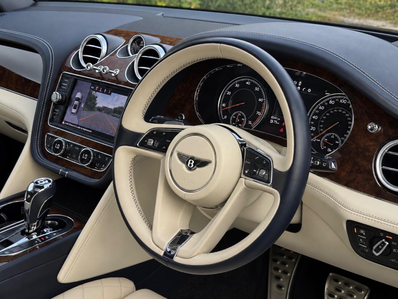 Bentley Bentayga view 21