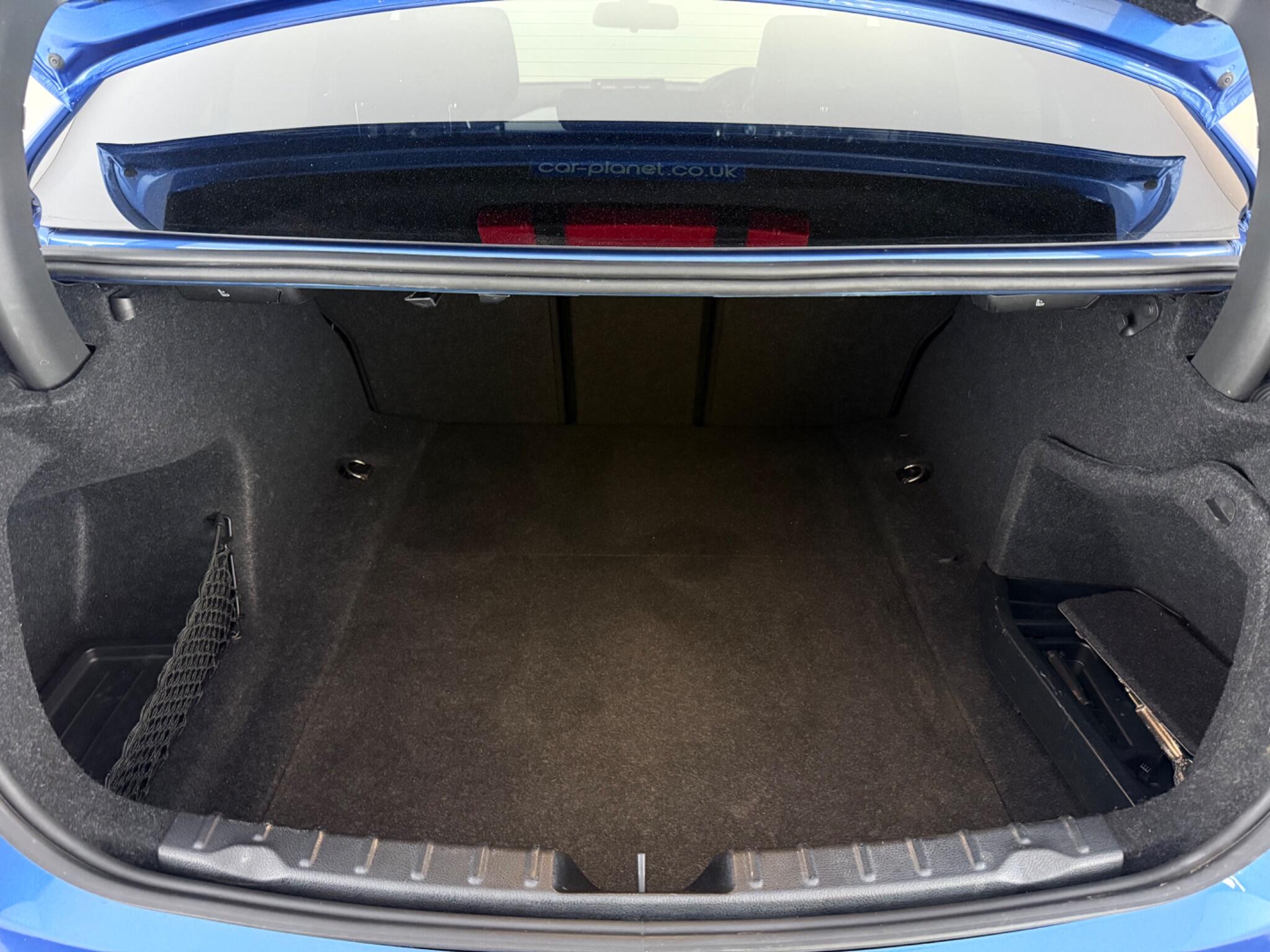 BMW 3 Series view 10