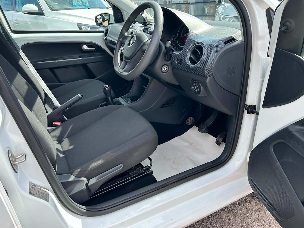 Volkswagen Up! view 8