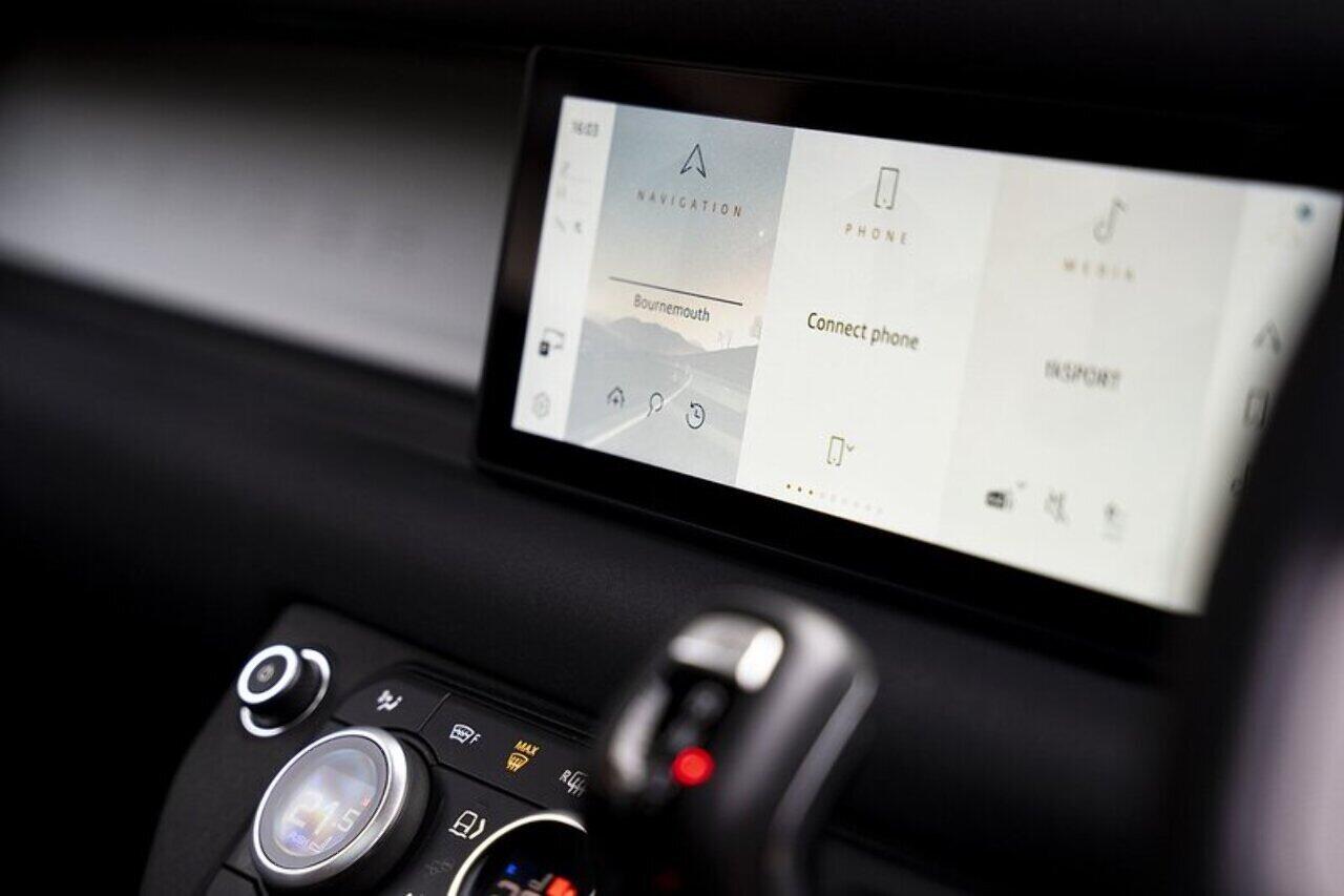 Land Rover Defender view 14