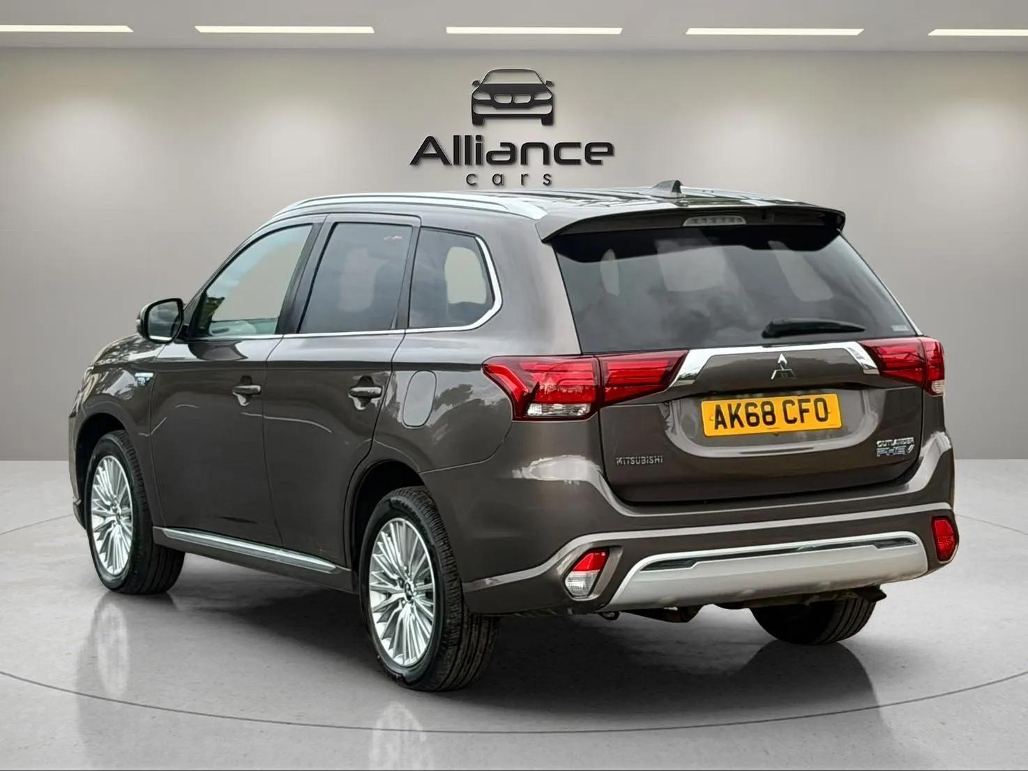 Mitsubishi Outlander view 60