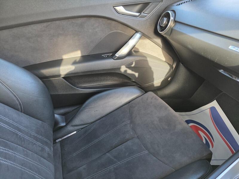 2015 Audi TT image 32
