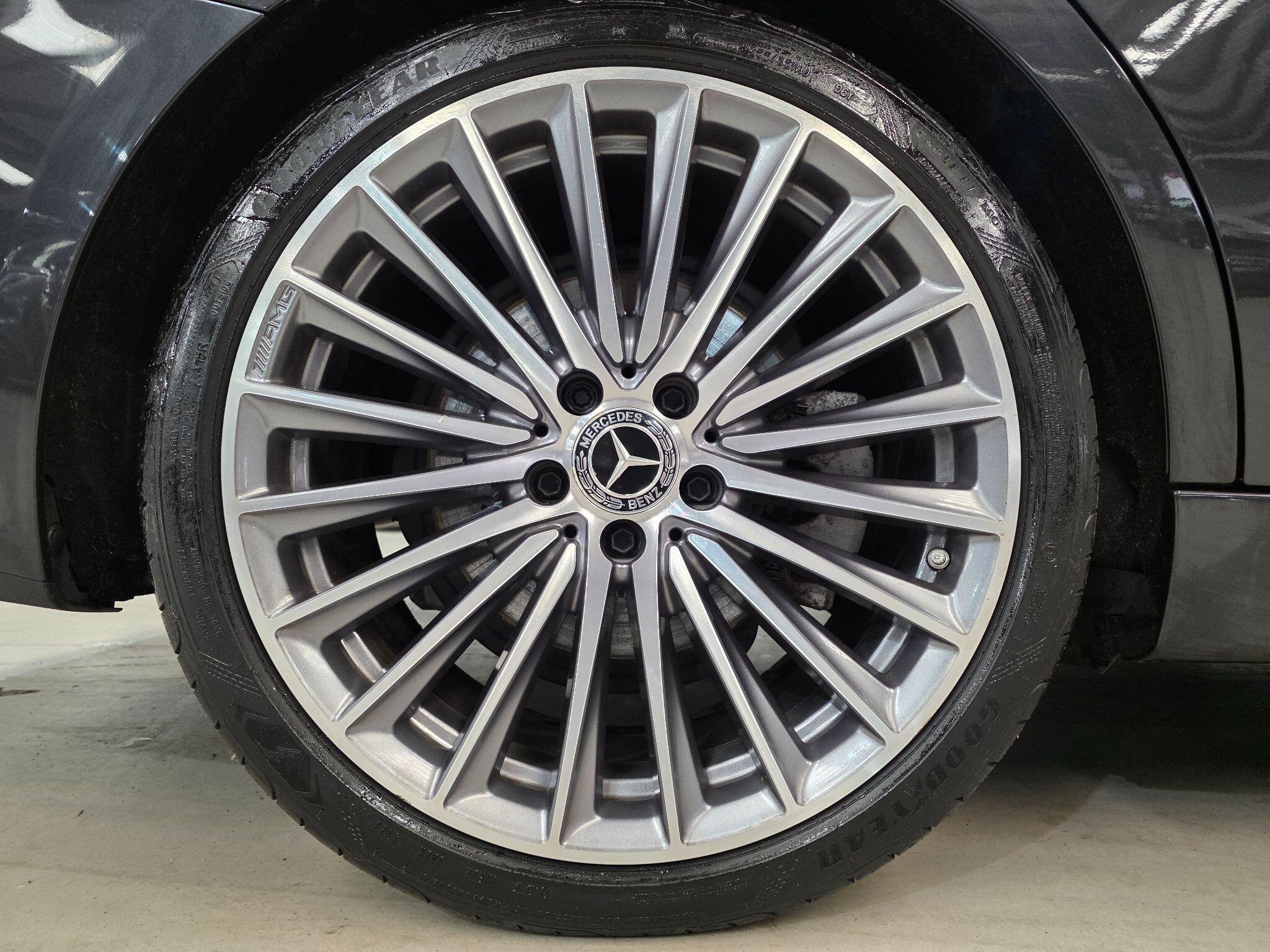 Mercedes-Benz C Class view 35