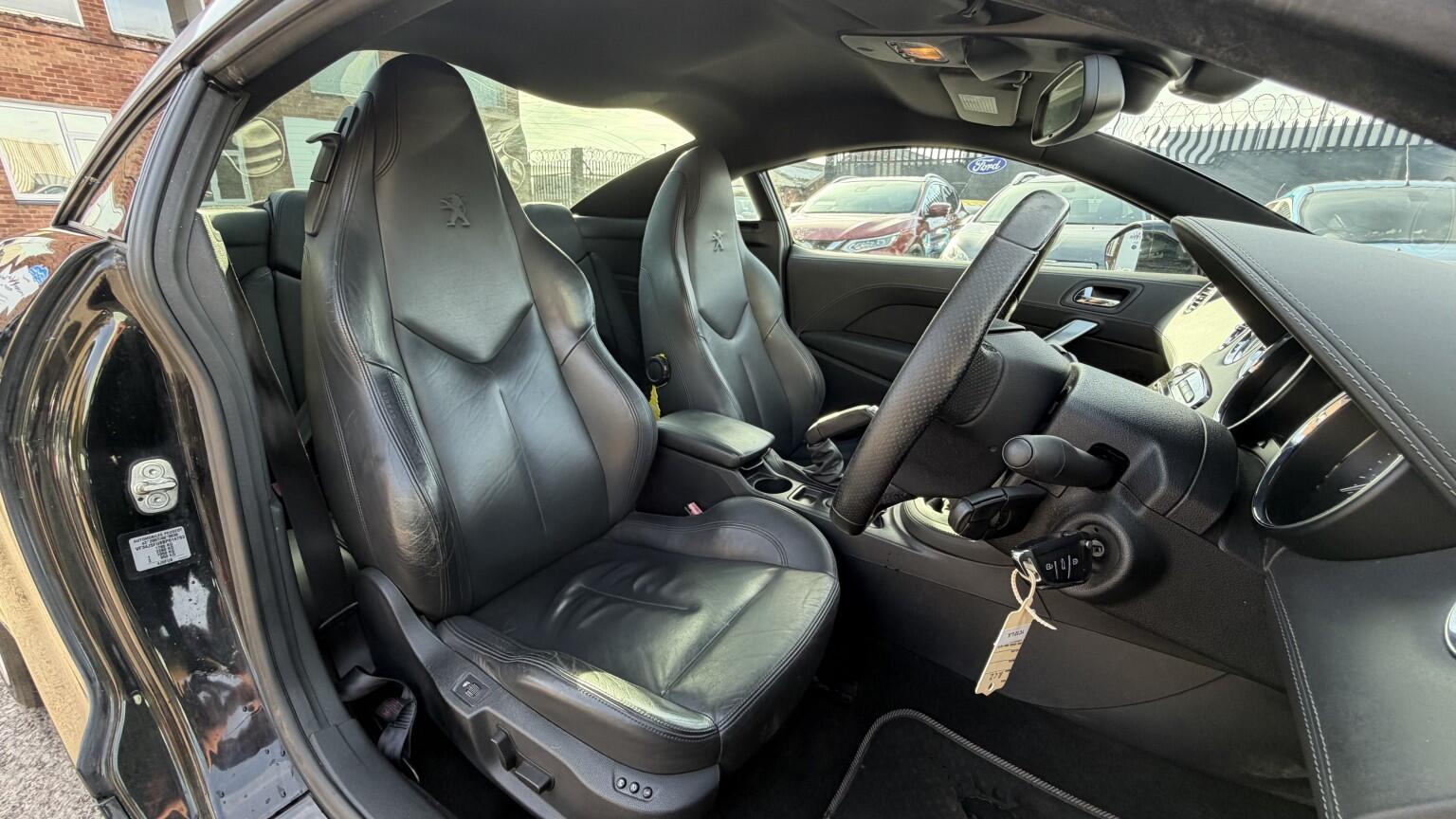 Peugeot RCZ view 2