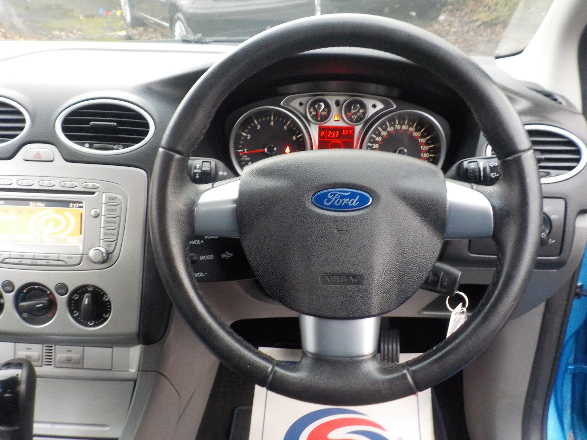 Ford Focus 1.6 Sport Auto 5dr