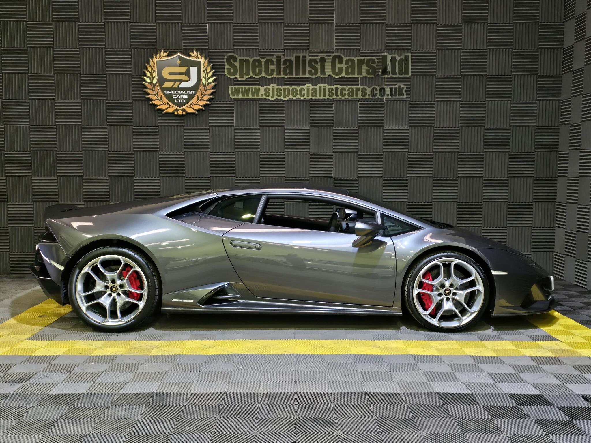 Lamborghini Huracan view 19