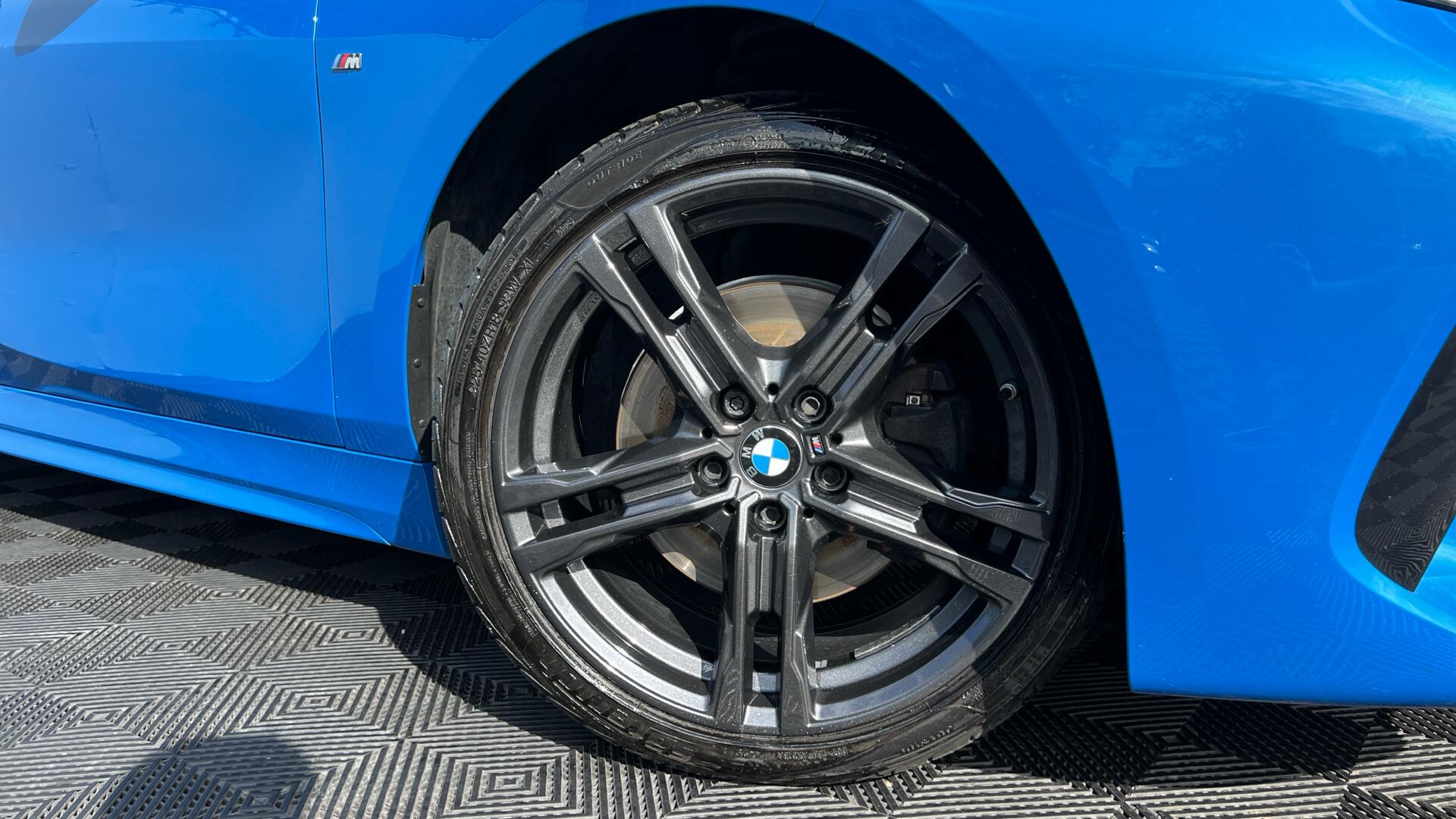 BMW 1 Series view 25