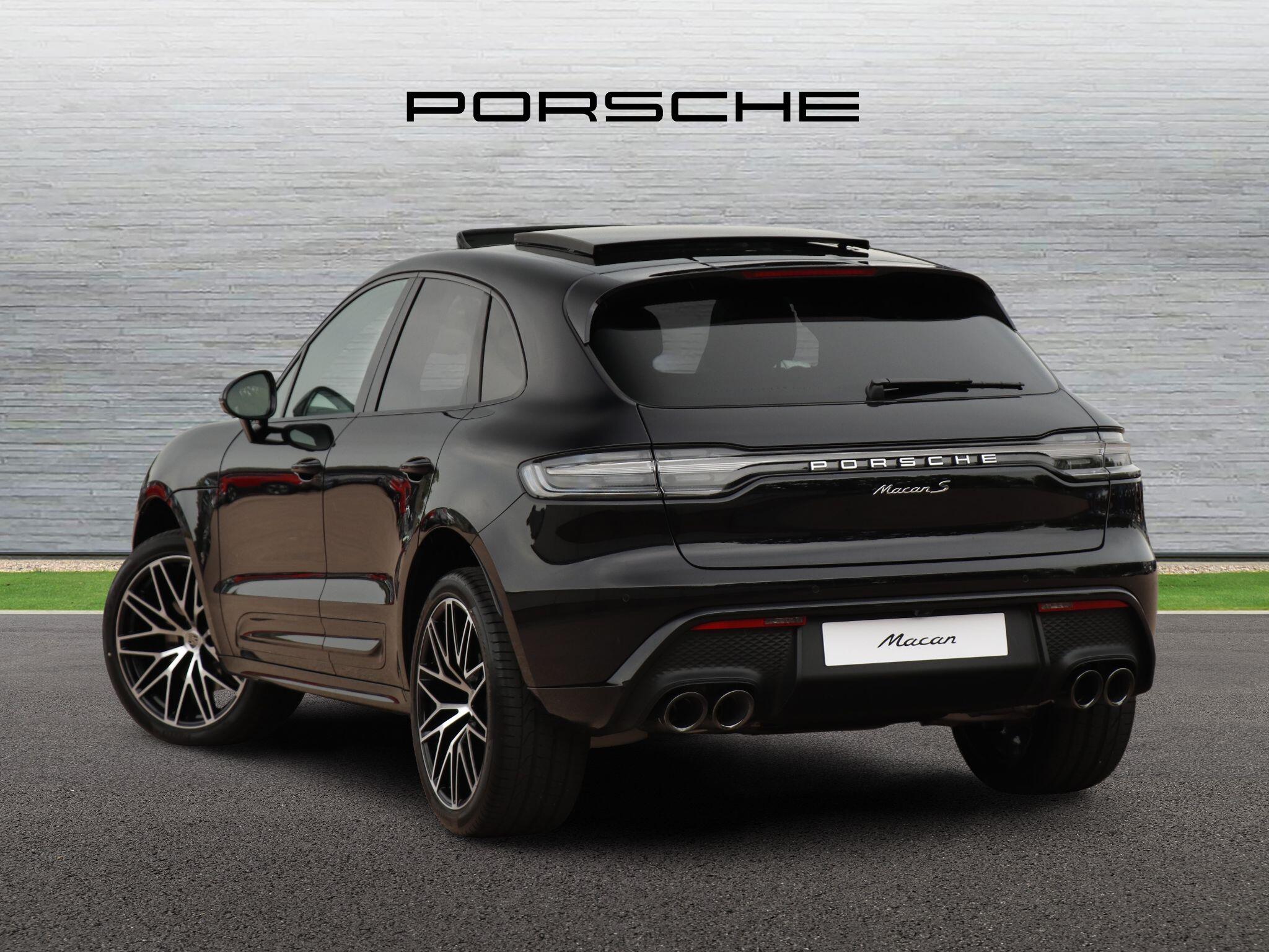 Porsche Macan view 5
