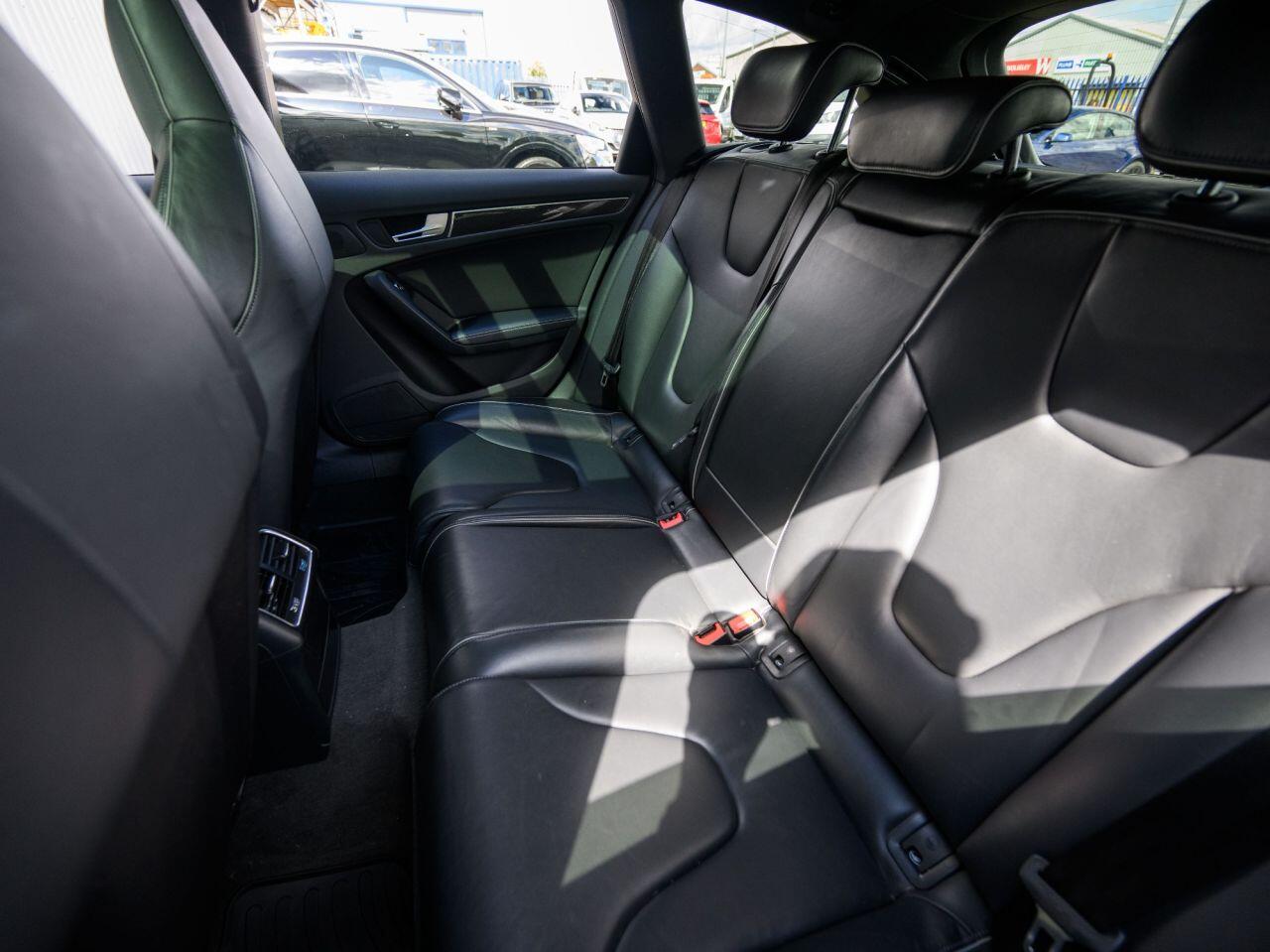 Audi RS4 view 44