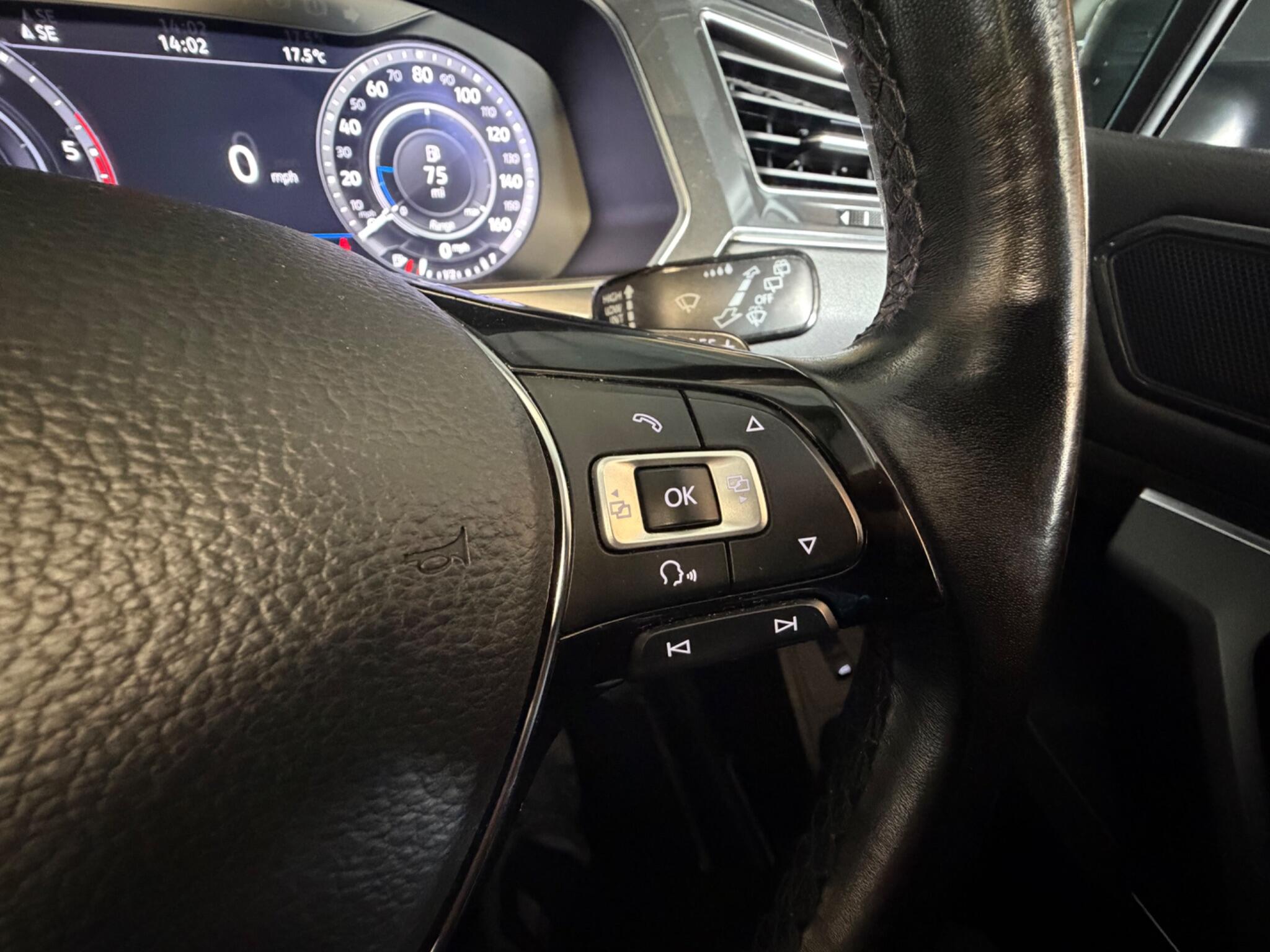 Volkswagen Tiguan Allspace view 35
