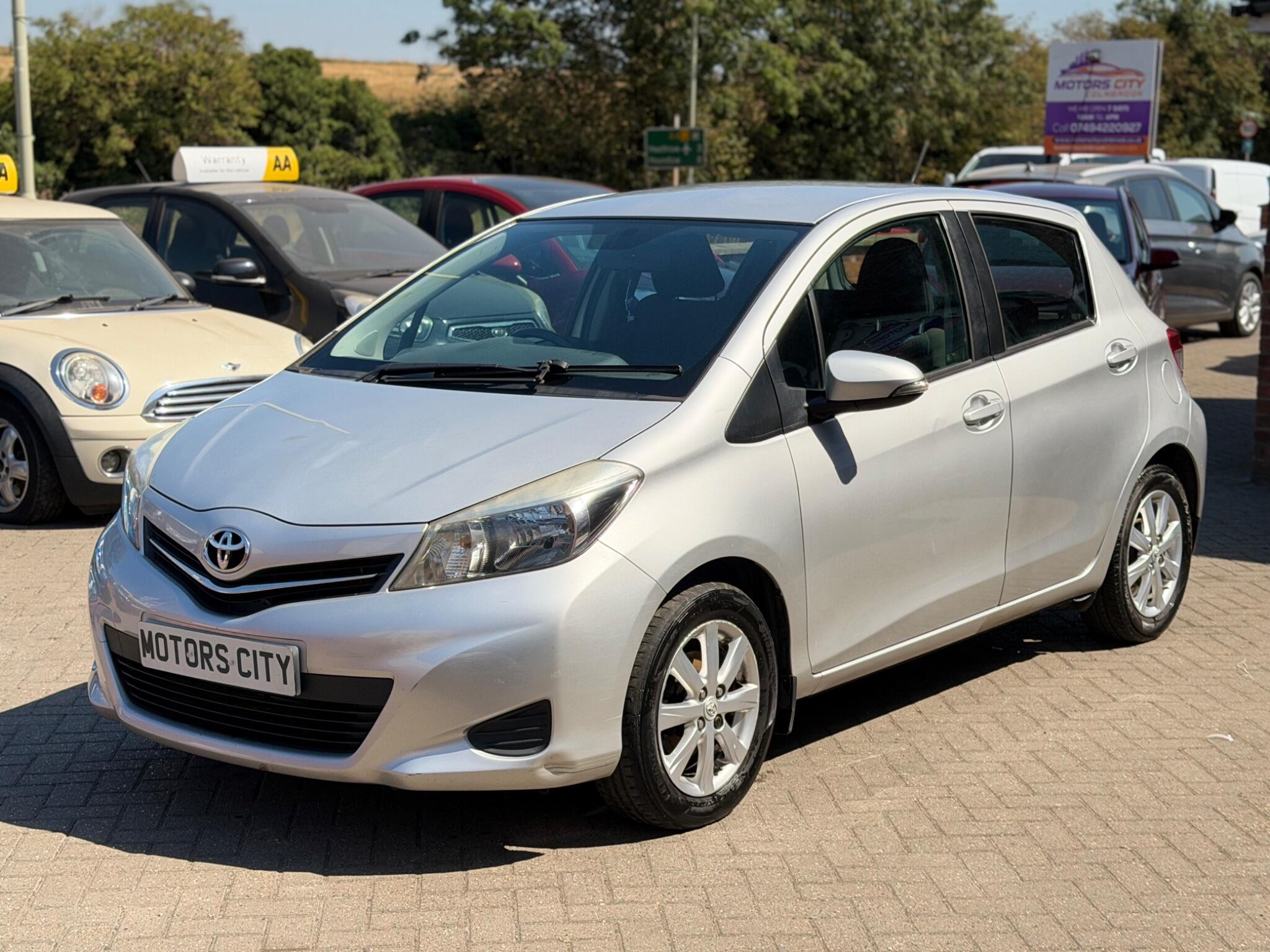 Toyota Yaris view 4