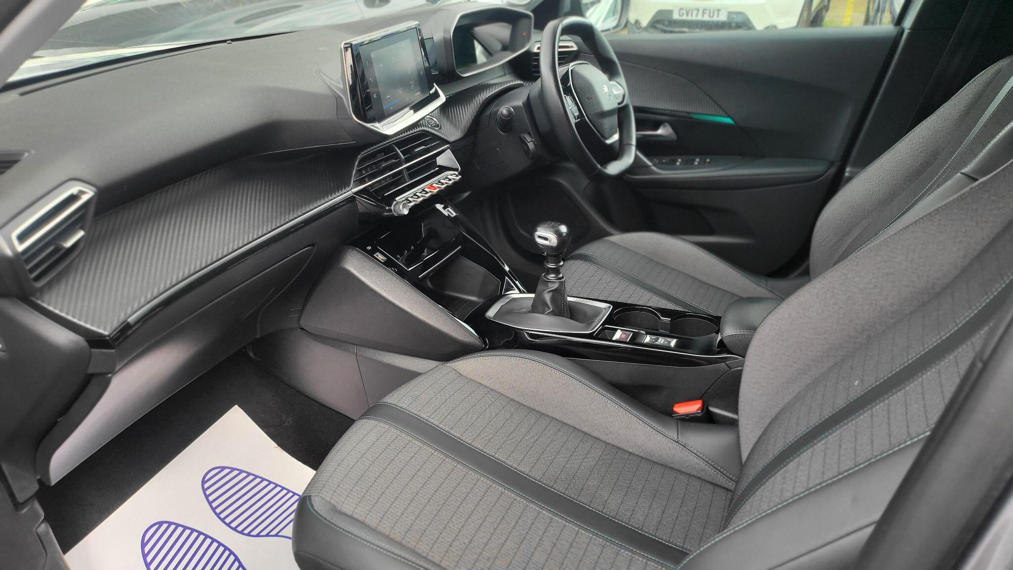 Peugeot 2008 view 2