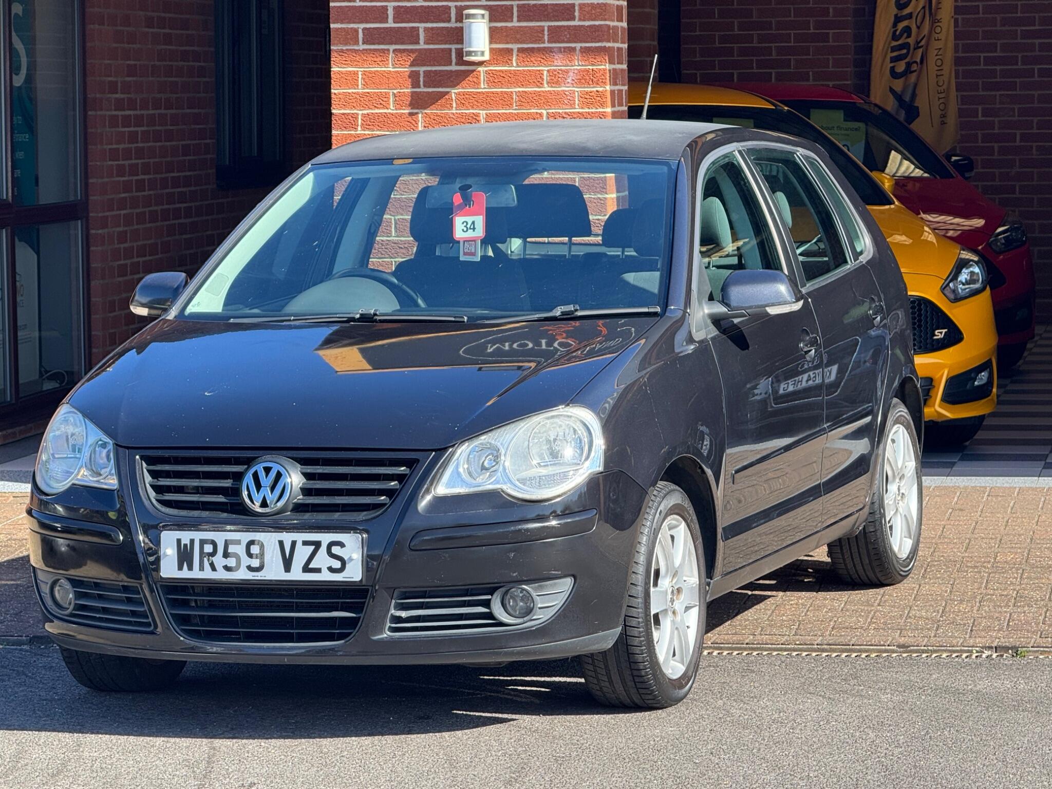 Volkswagen Polo view 2