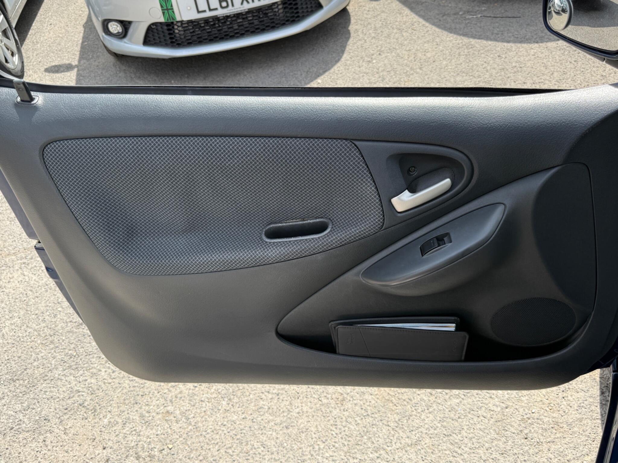 Toyota Yaris - Image 38